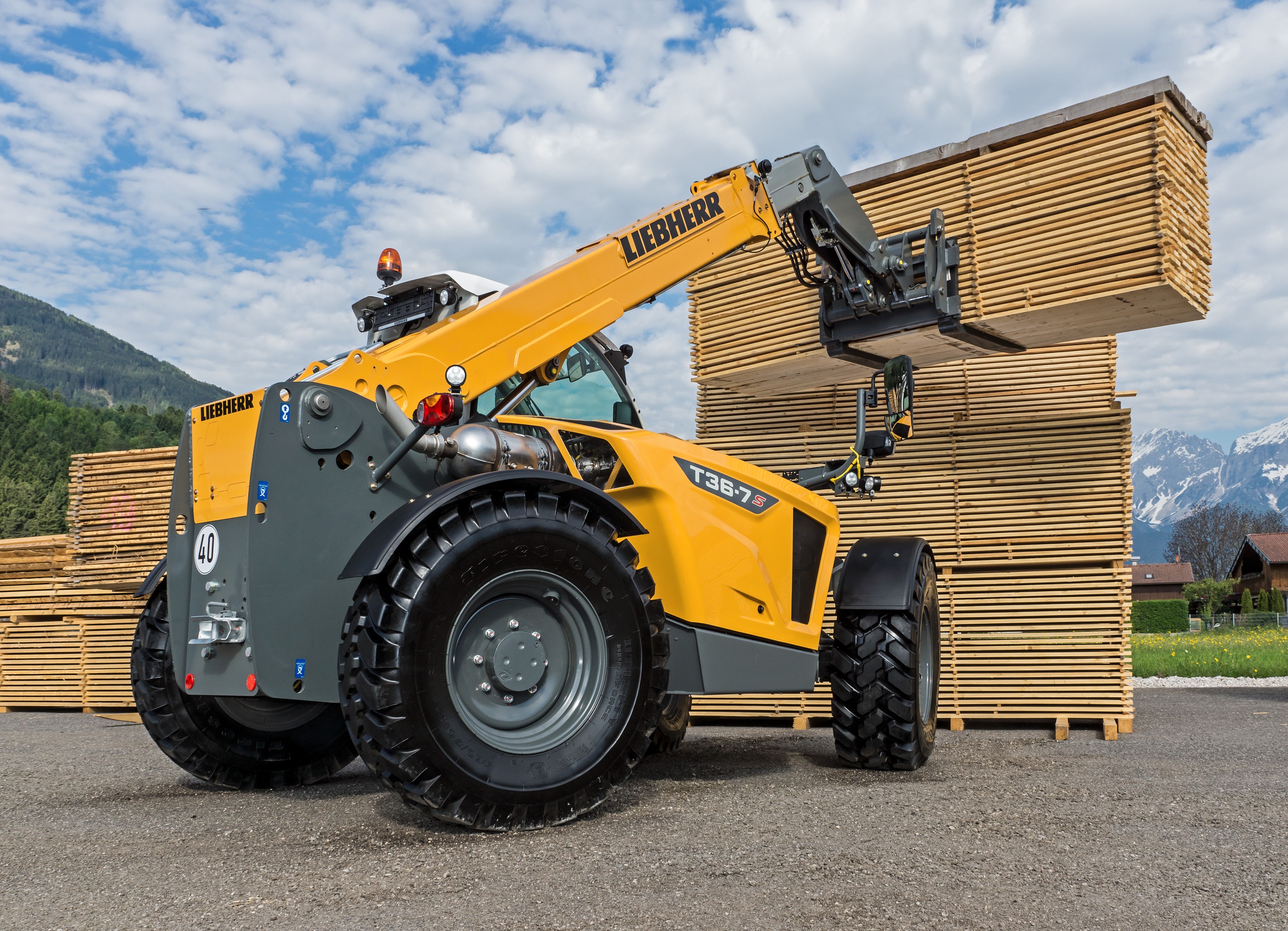 Liebherr debuts new telehandler lineup with no plans for a North ...