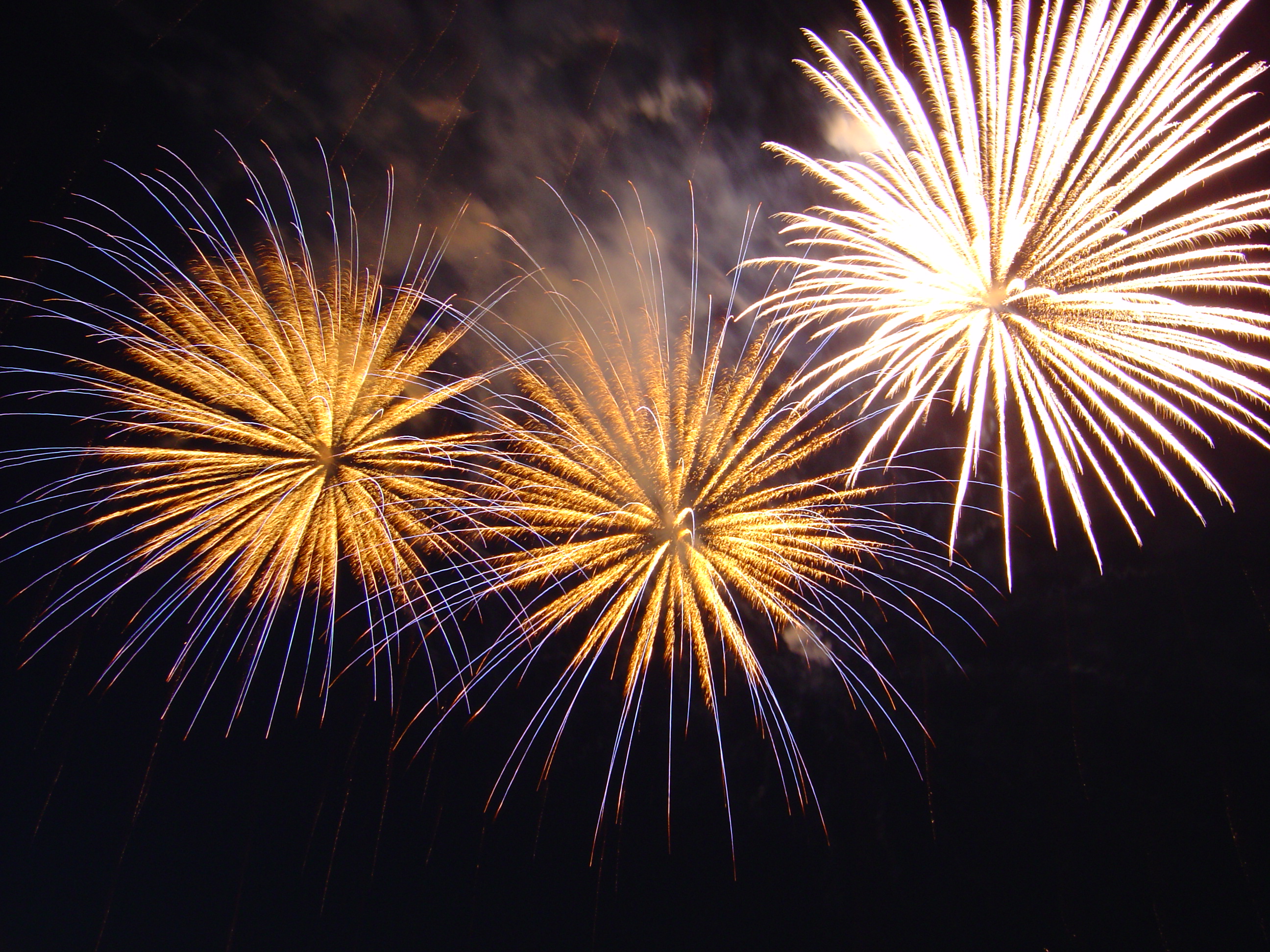 File:Bratislava New Year Fireworks.jpg - Wikimedia Commons