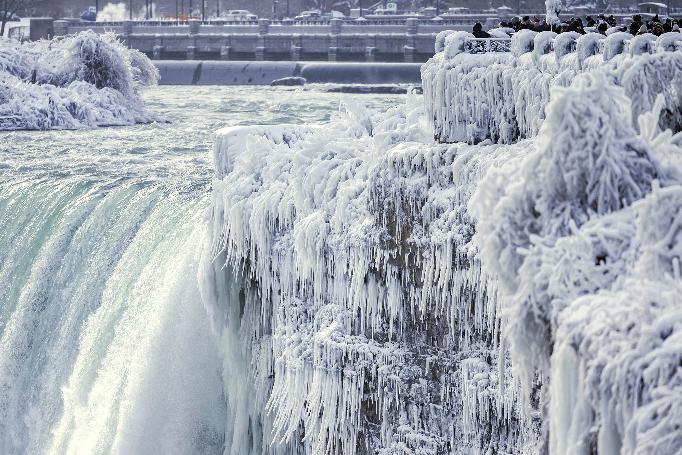 Parts of Niagara Falls Are Starting to Freeze: Photo Gallery ...
