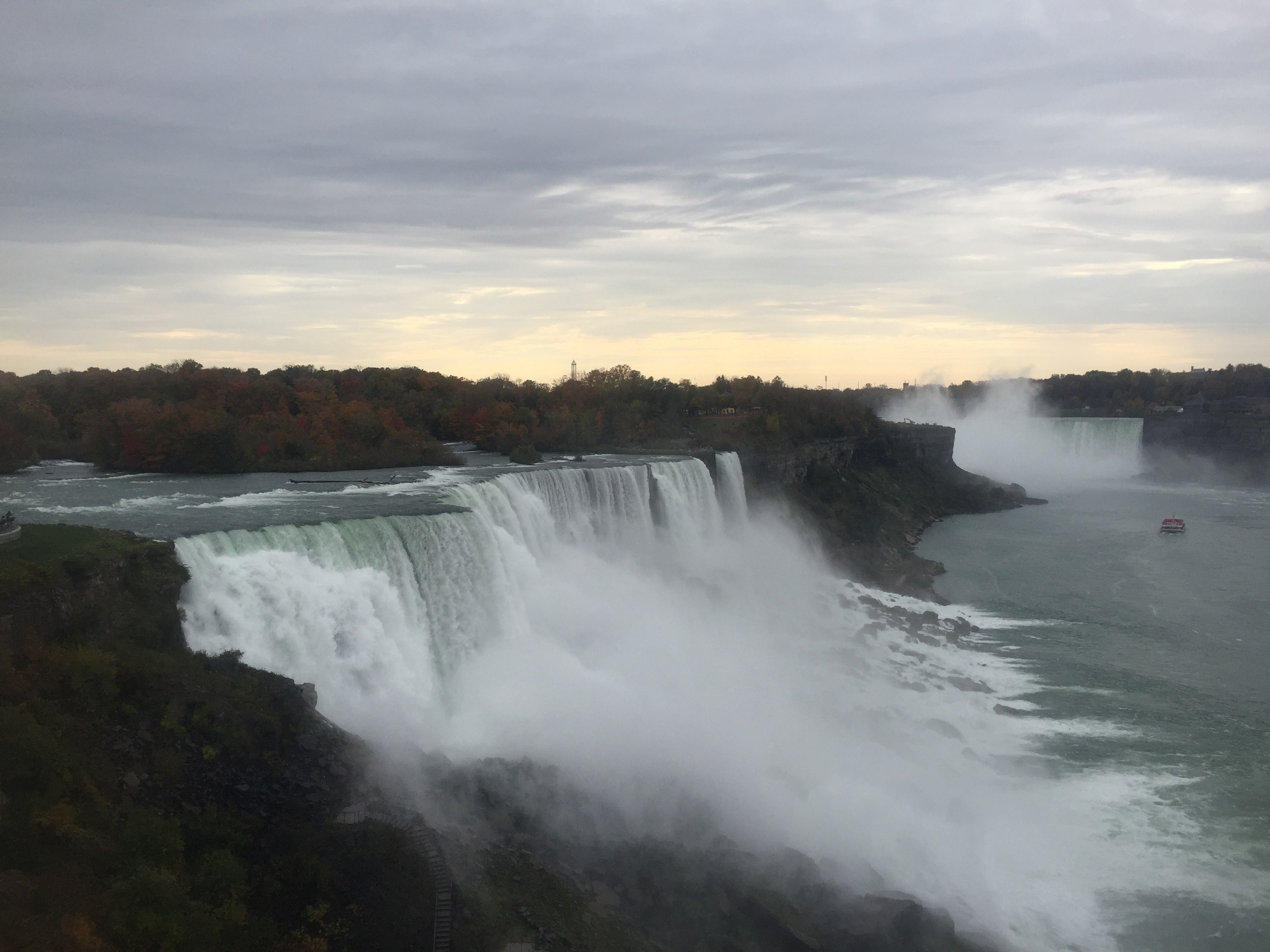 6 Niagara Falls Tips to Avoid the Tourist Trap