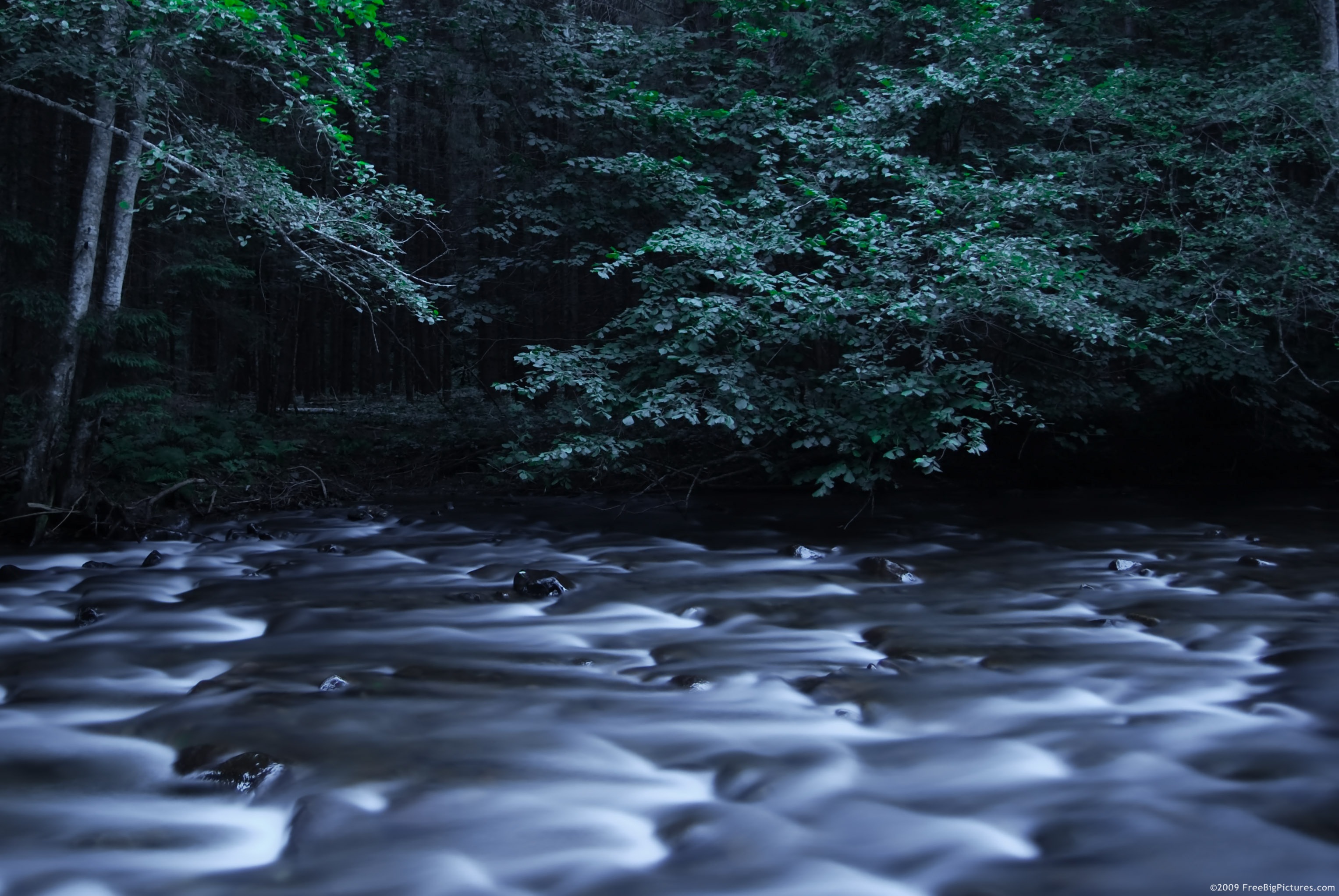 Night river photo