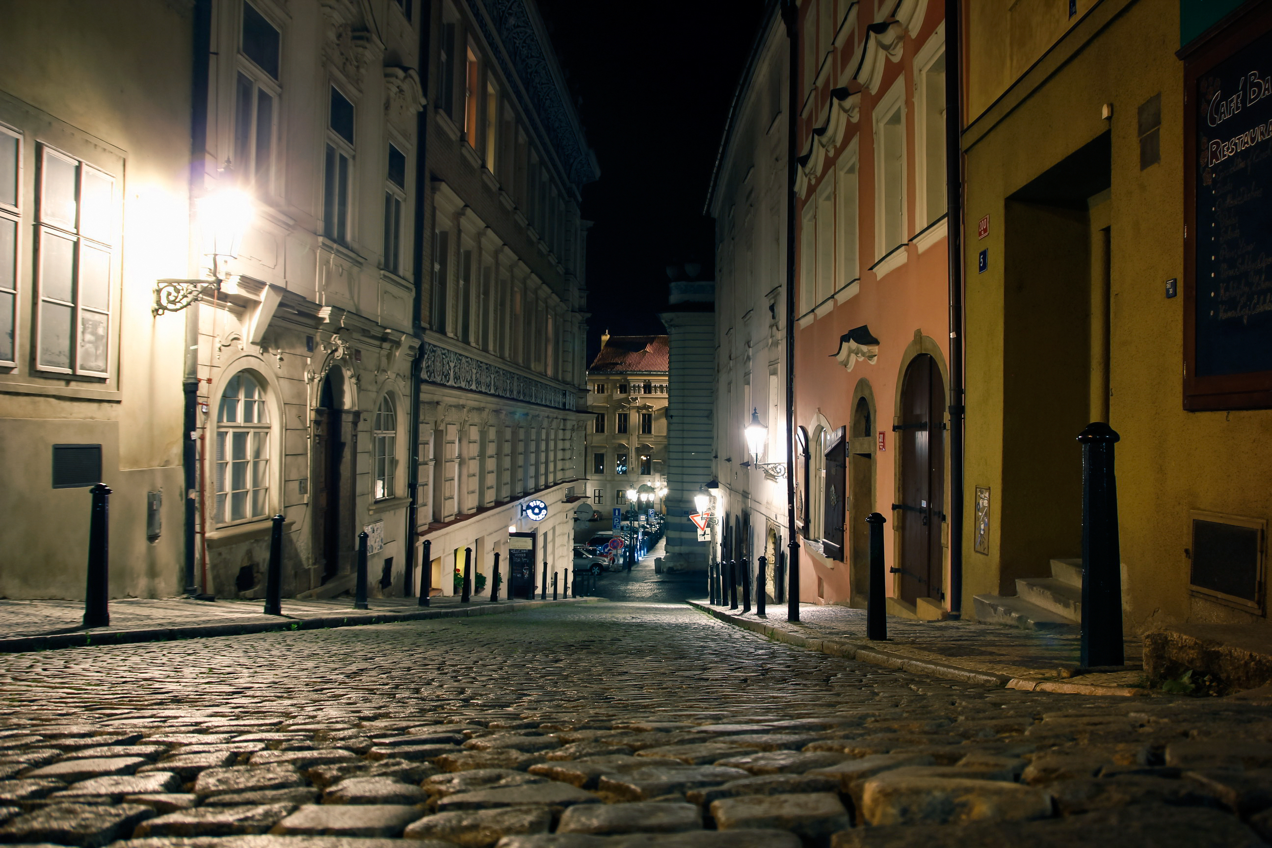Night street photo