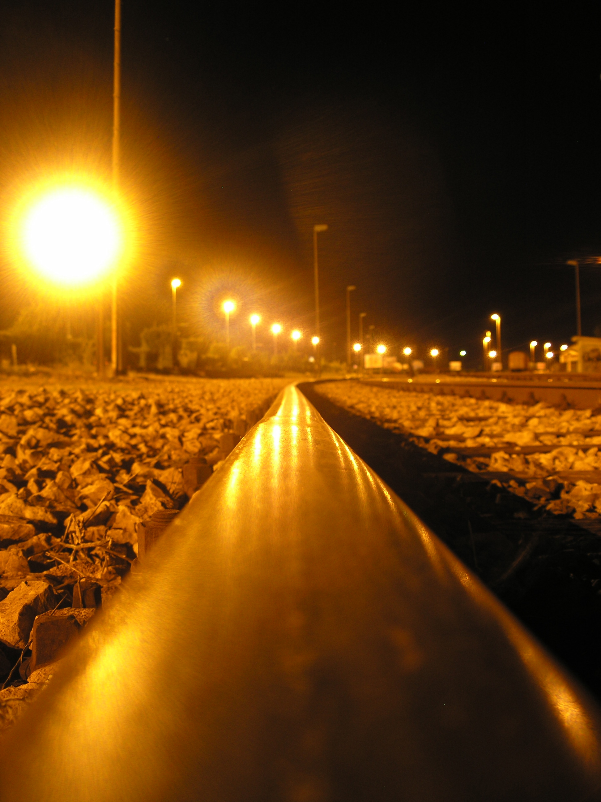 File:Railway track by night.jpg - Wikimedia Commons