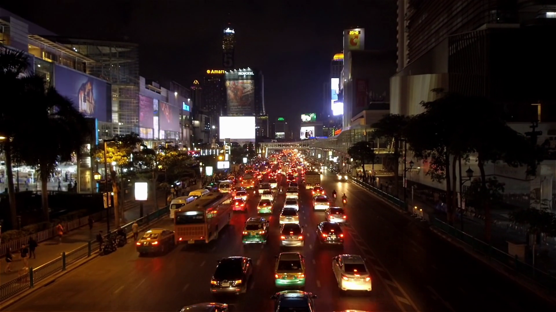 HYPERLAPSE: Jaw dropping shot of Bangkok's nighttime traffic near ...