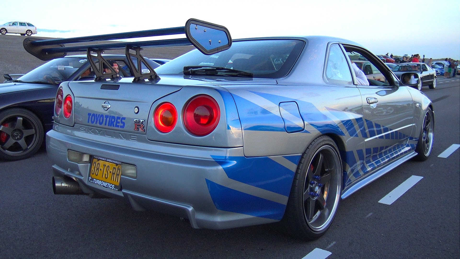 Nissan Skyline R34 GT-T - Burnout & Accelerations! - YouTube