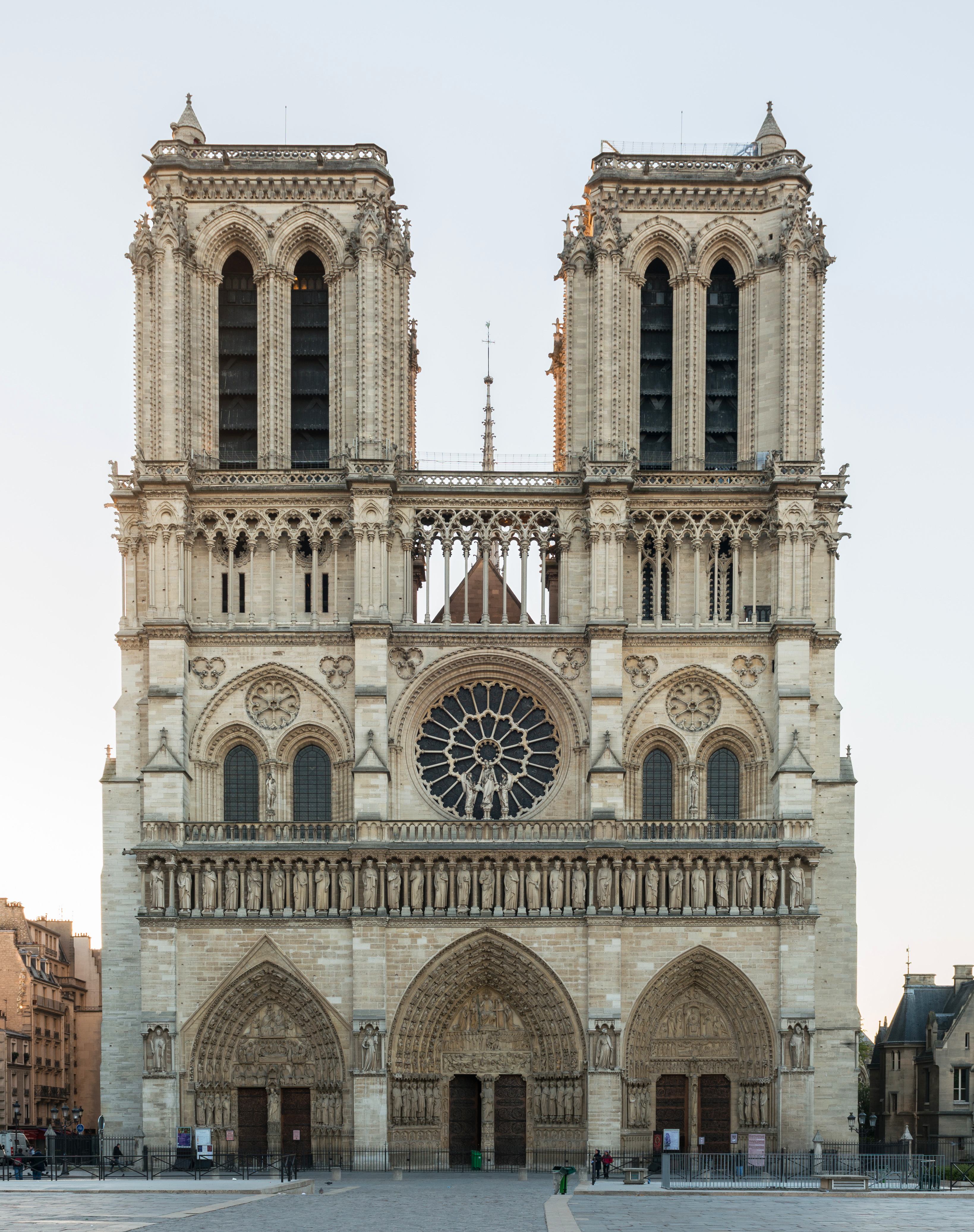 File:Cathédrale Notre-Dame de Paris, 20 March 2014.jpg - Wikimedia ...