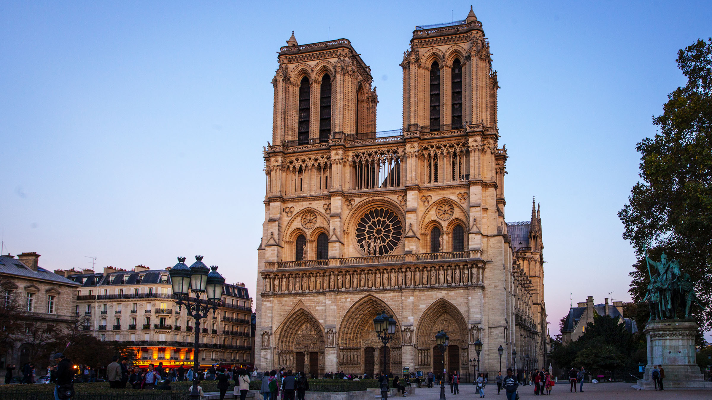 Fachada de la Catedral Notre Dame