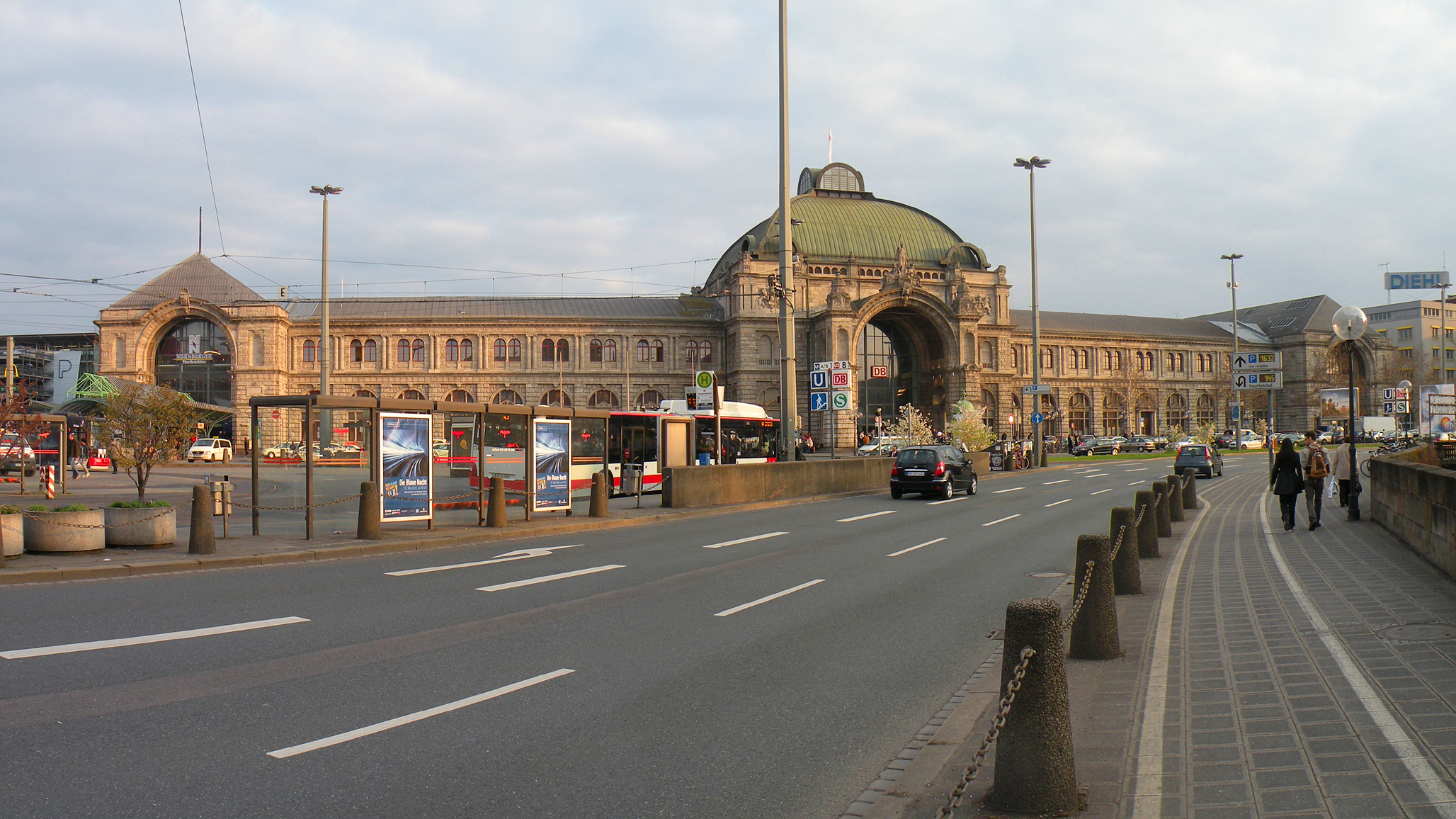 File:Nuremberg.Central railway station.jpg - Wikimedia Commons