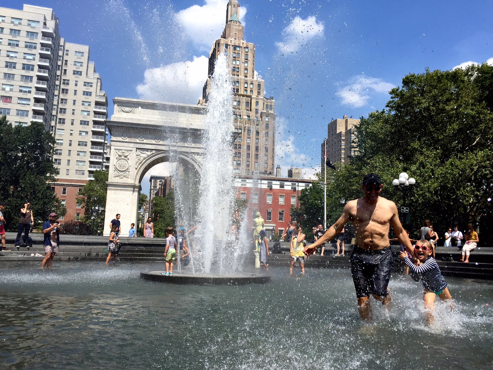 Washington Square Park NYC - best nyc fountain for splashing - YouTube