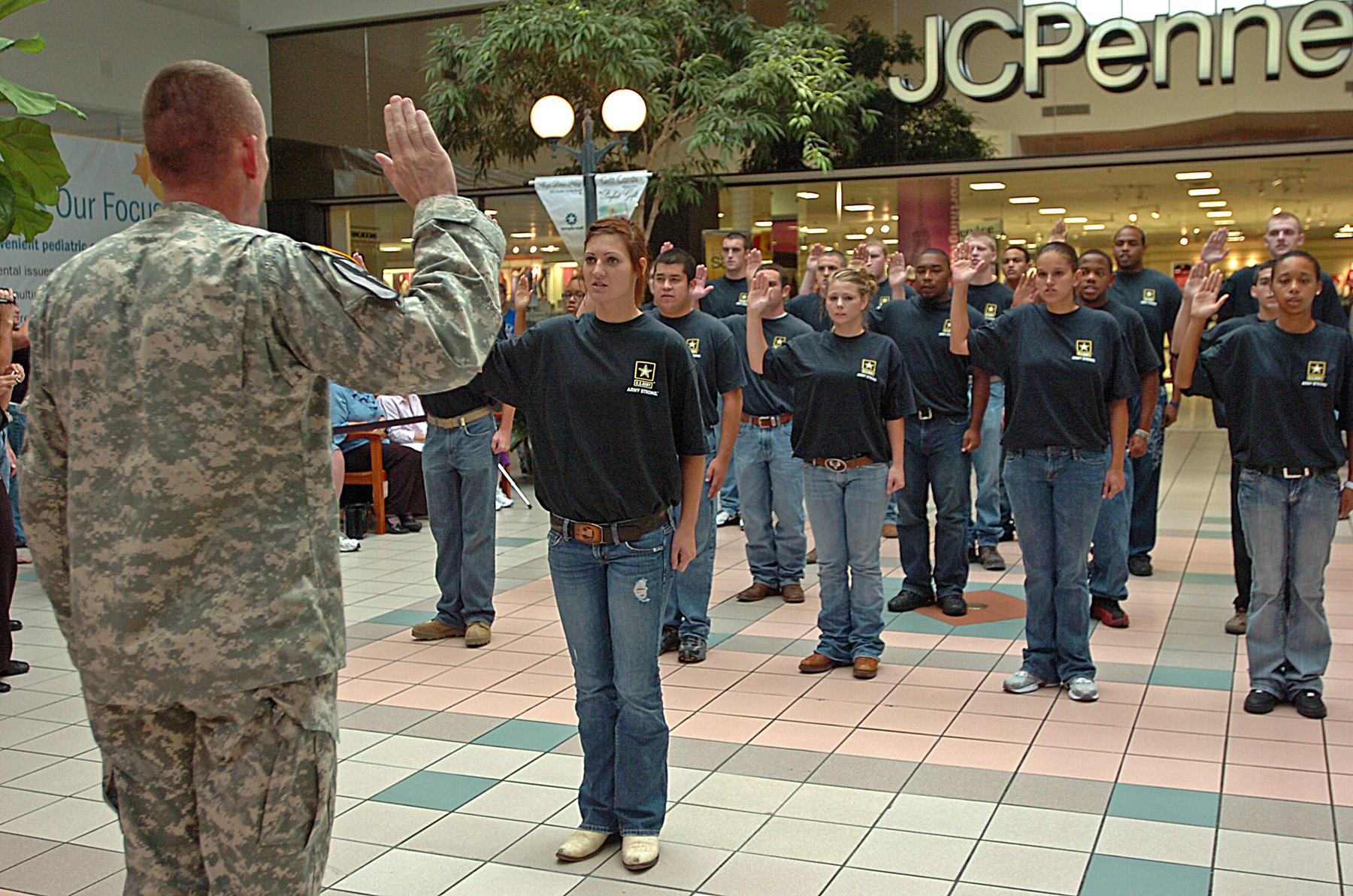 Future Soldiers raise their right hand | Article | The United States ...