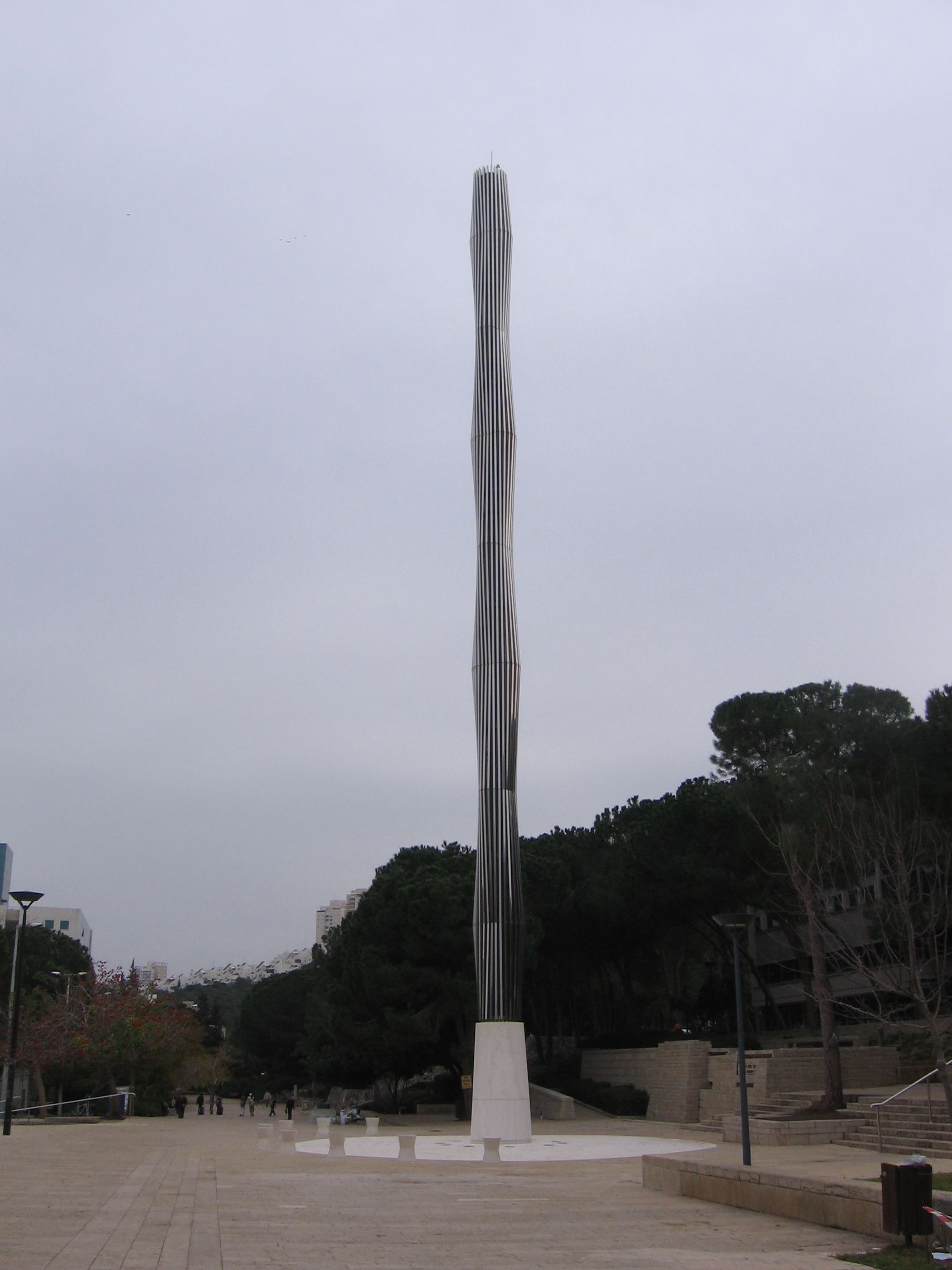 File:Technion Obelisk 2.JPG - Wikimedia Commons