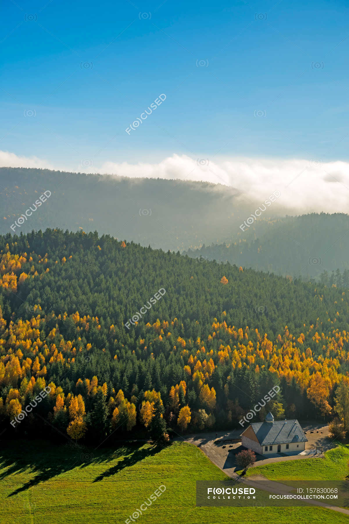 Observing view of mountain range landscape — Stock Photo | #157830068