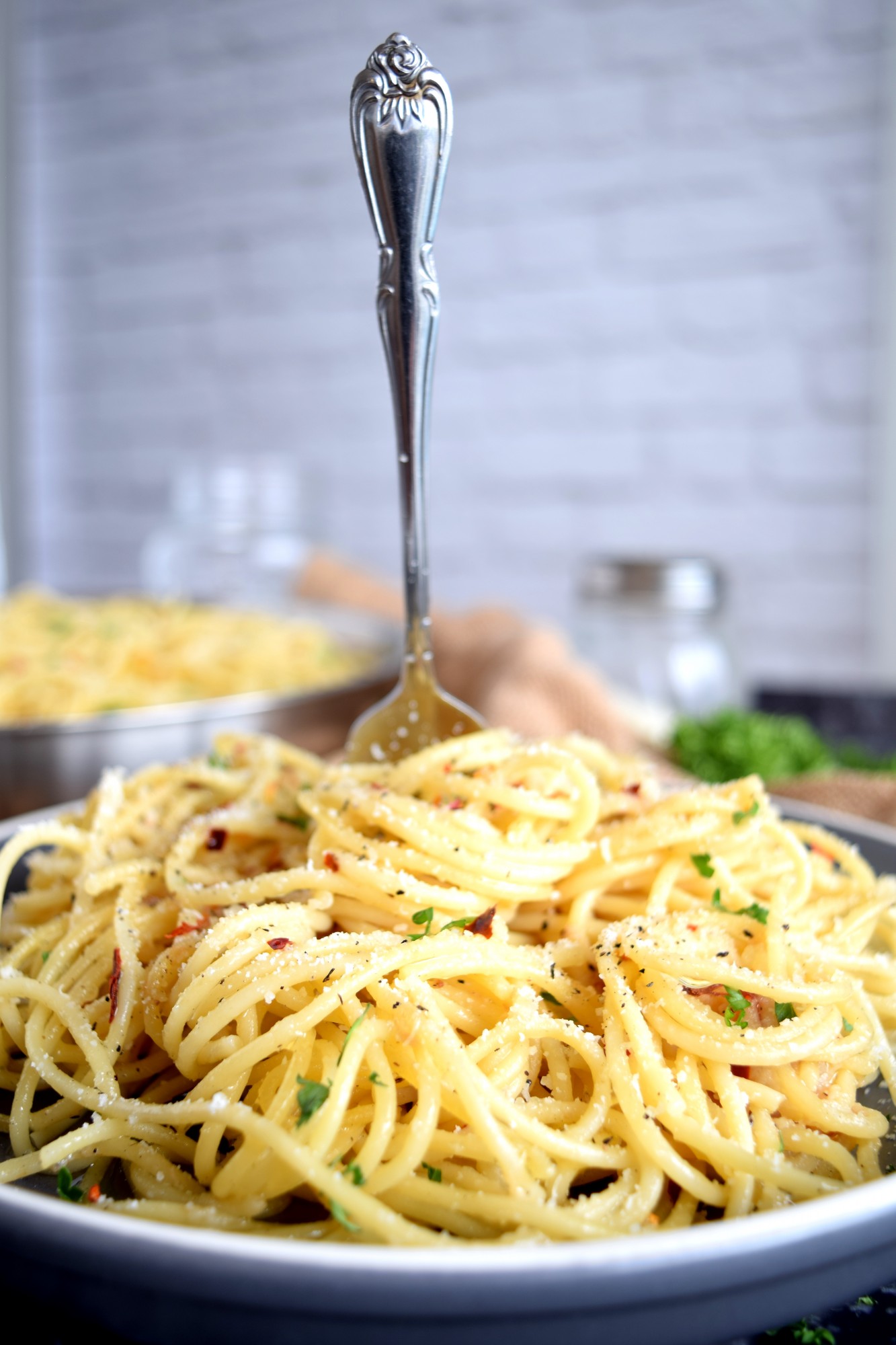 Easy Spicy Roasted Garlic Spaghetti - Lord Byron's Kitchen