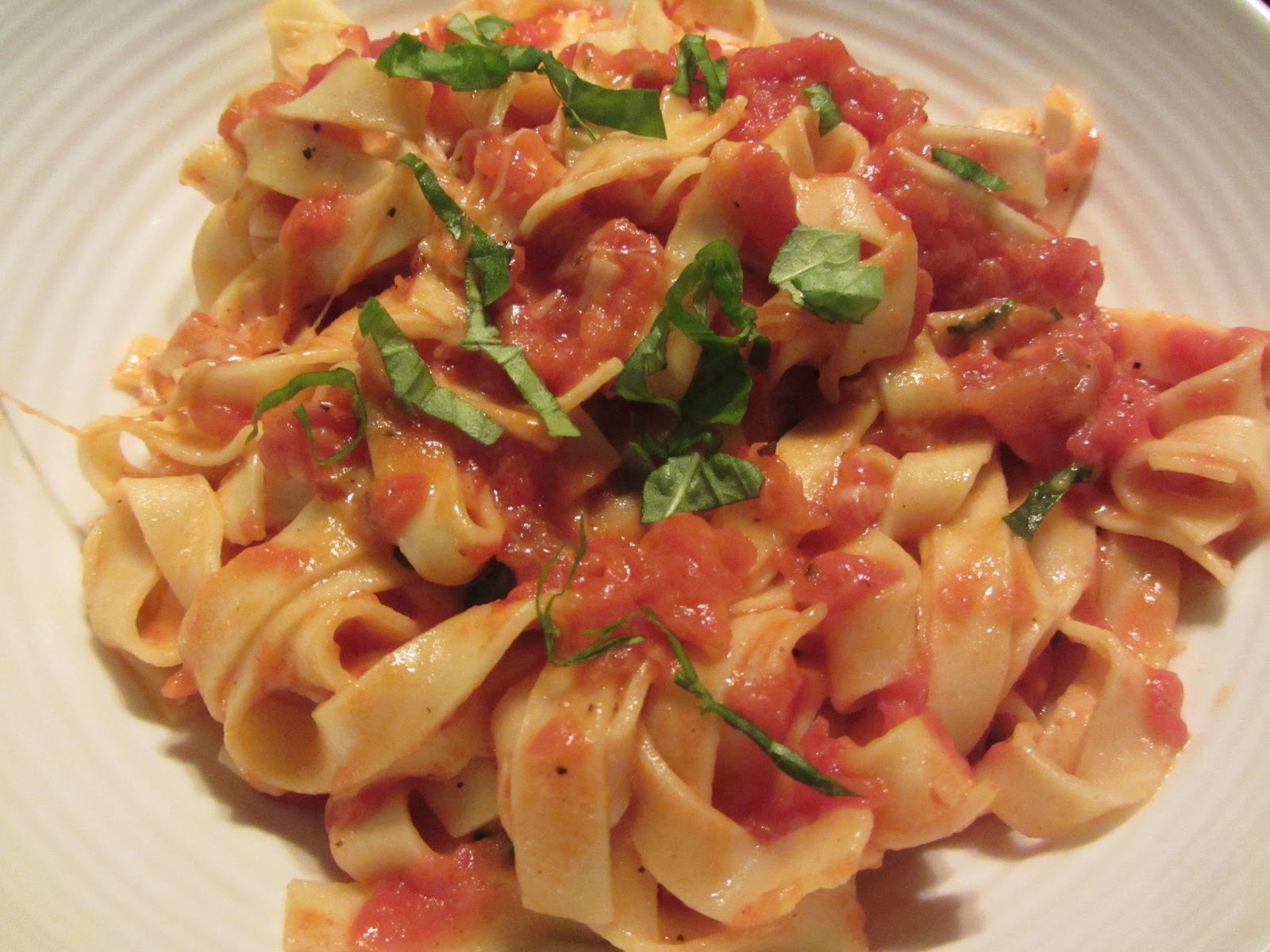 Fresh Basil and Tomato Pasta - #SundaySupper Dishes in Five ...