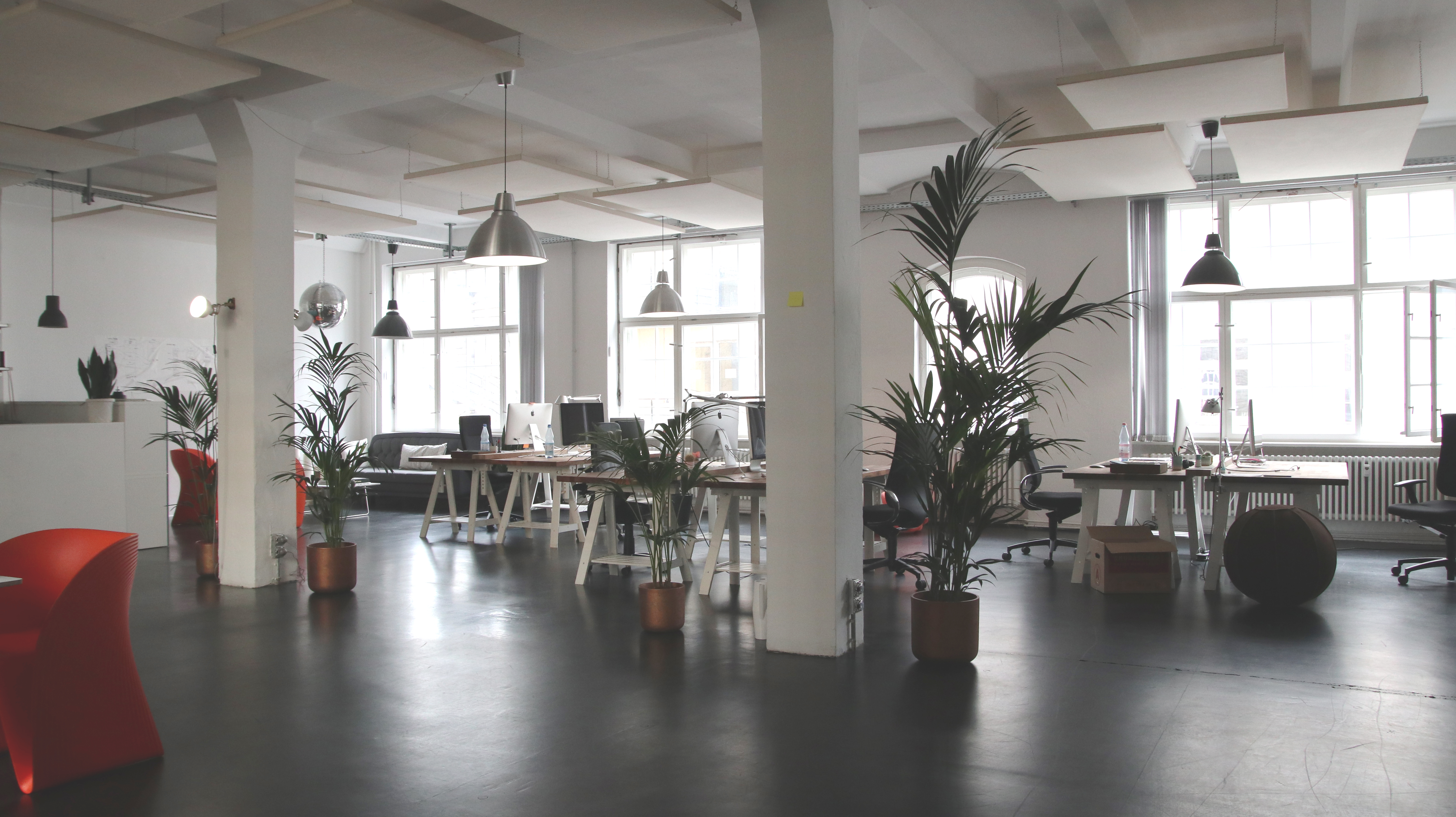 5 Signs It's Time to Move into Commercial Office Space
