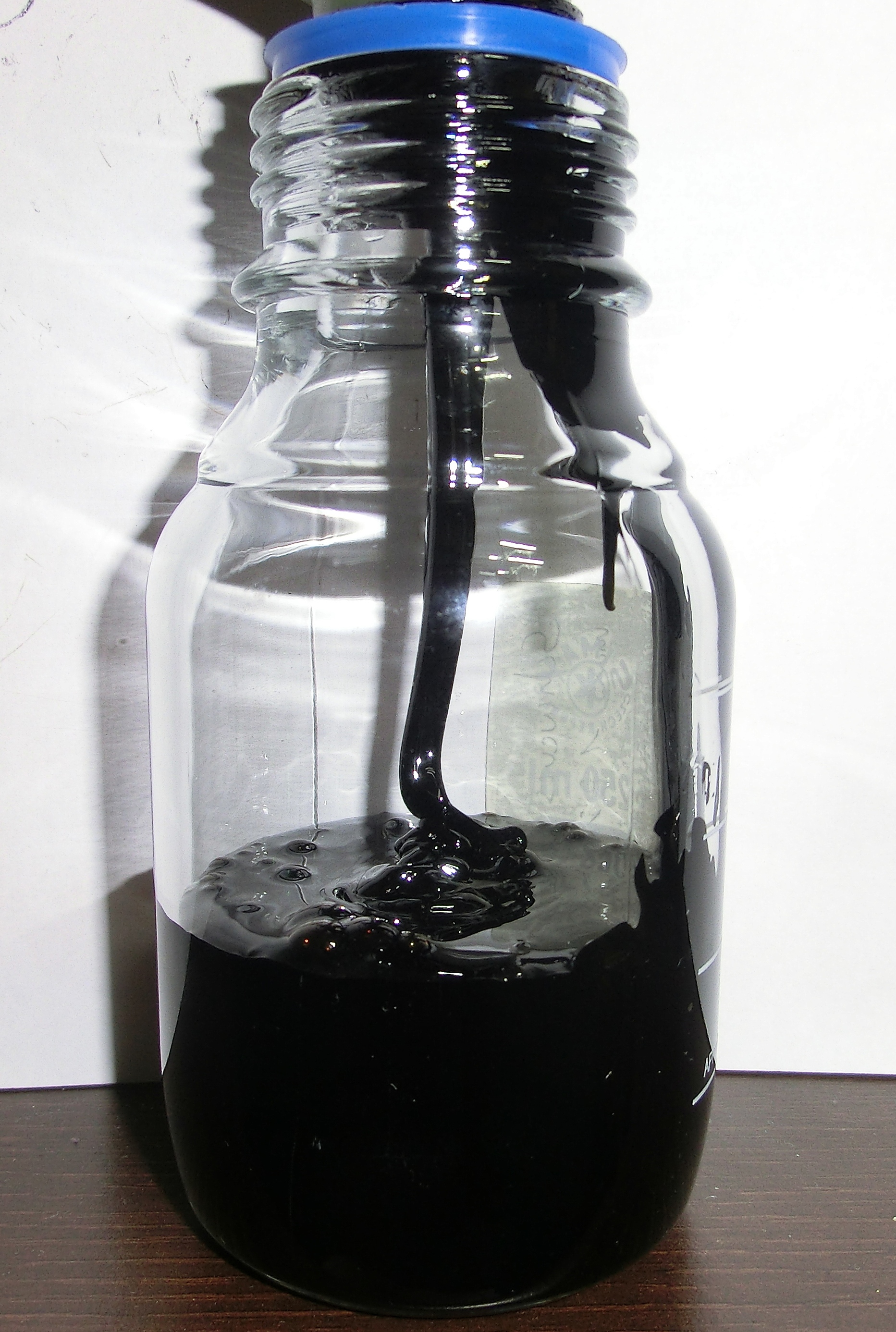 File:Residual fuel oil.JPG - Wikimedia Commons