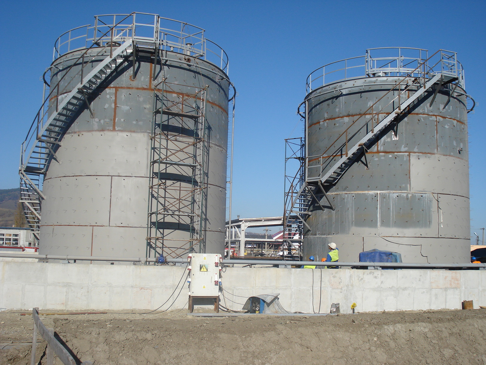 Oil storage tank photo