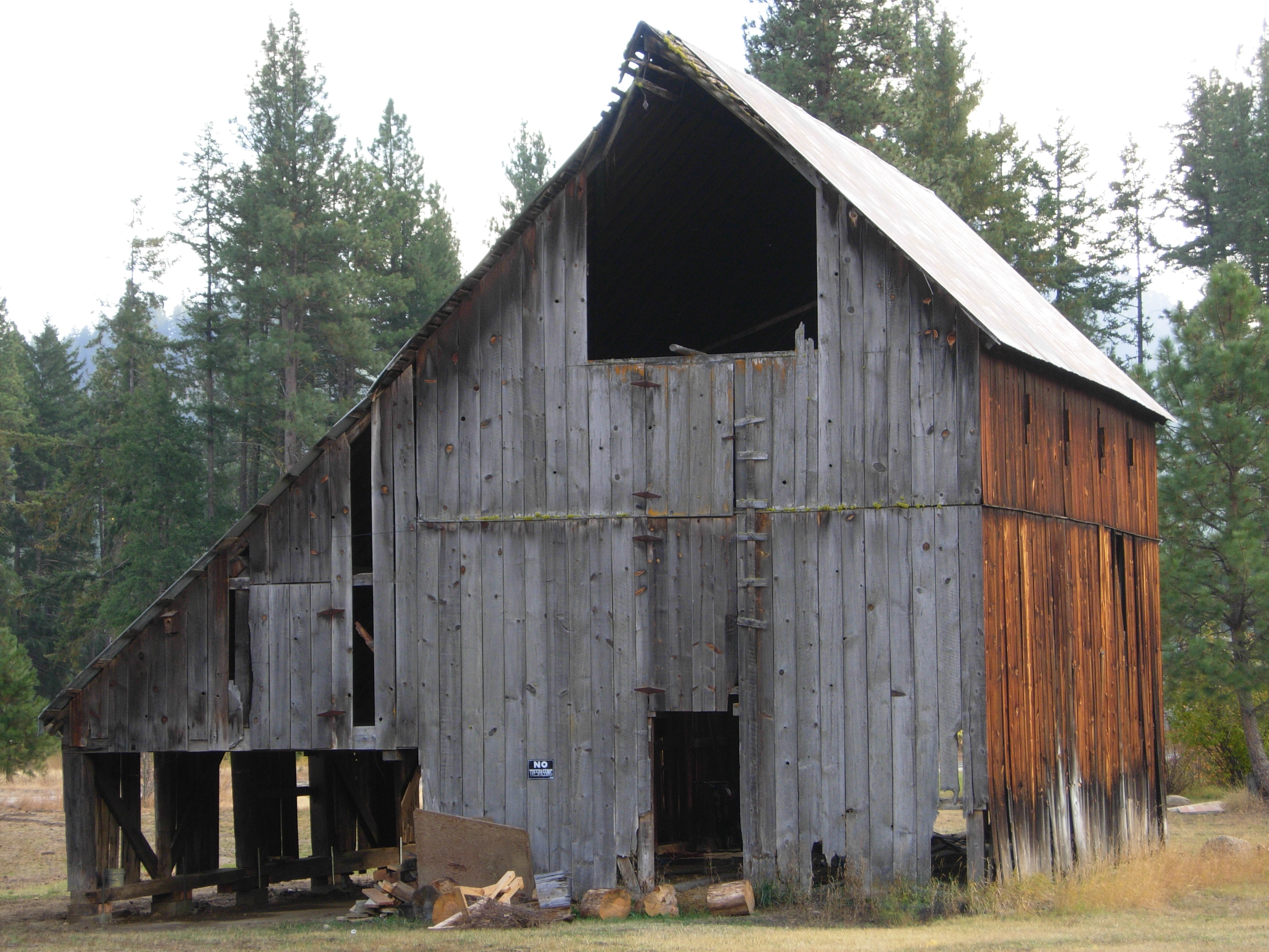 Old barn photo
