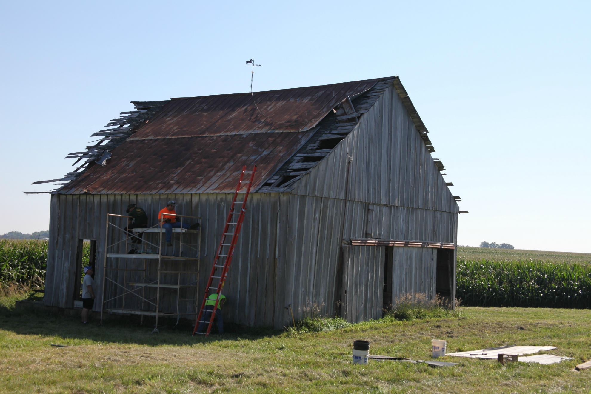 Old Midwest Barns Are Turning Into Hot Decorating Product | KCUR