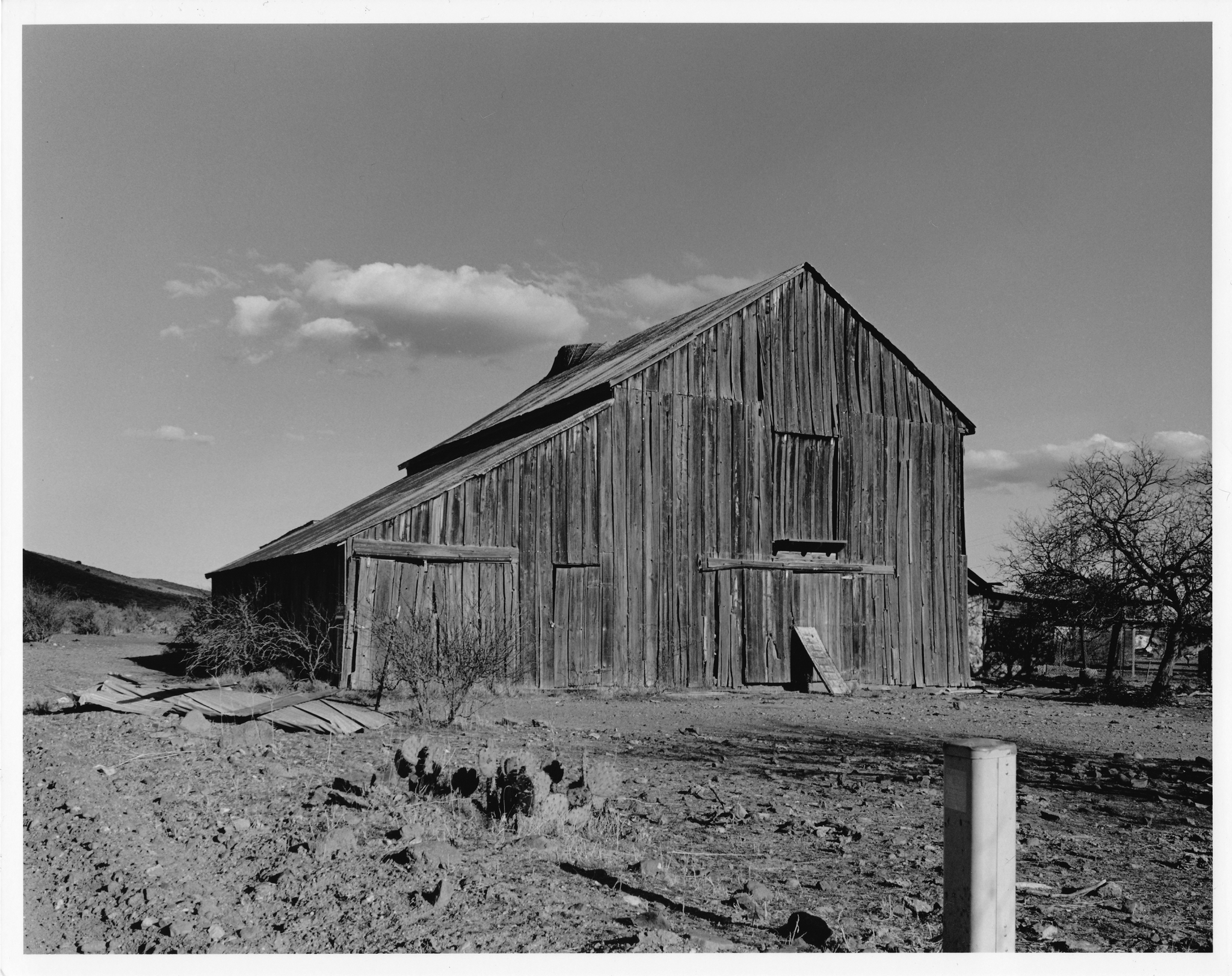 Old Barn-Old Cordes AZ | PHOTRIO