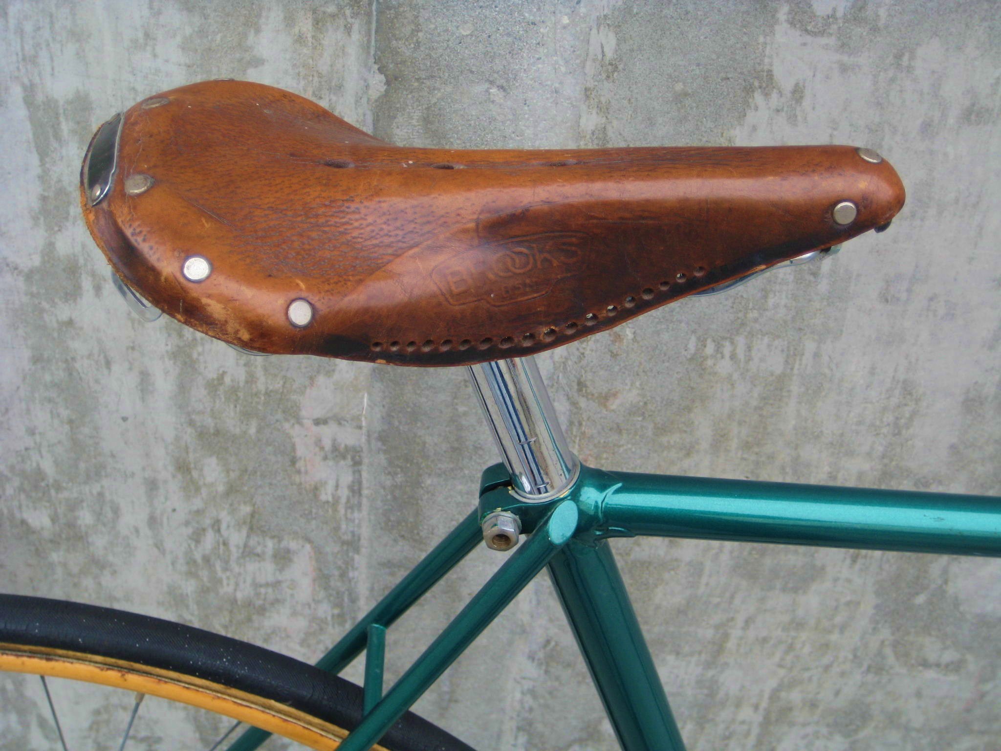 Guidelines for choosing the perfect bibycle saddle | Classic Cycle ...