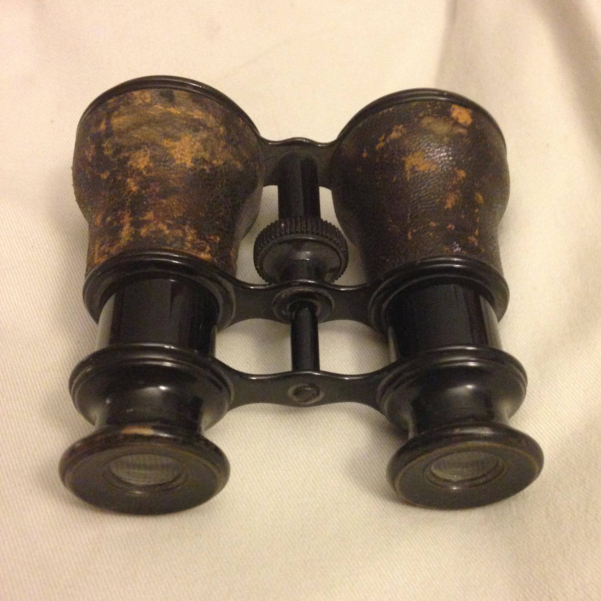 Small binoculars (about 4