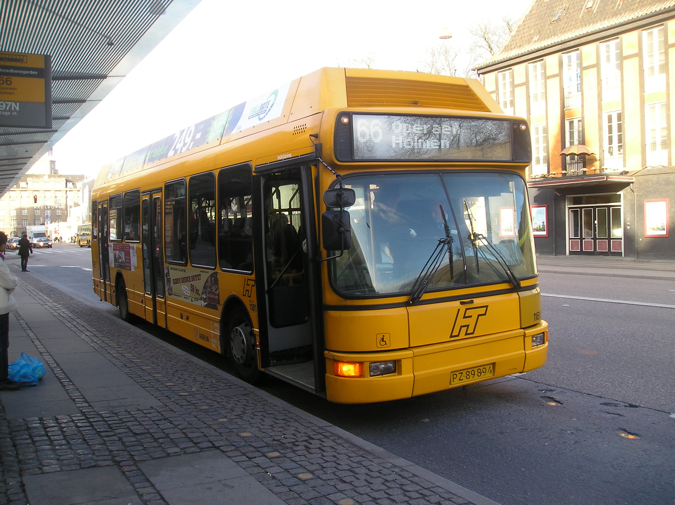 File:Movia bus line 66 on Bernstorffsgade.JPG - Wikimedia Commons