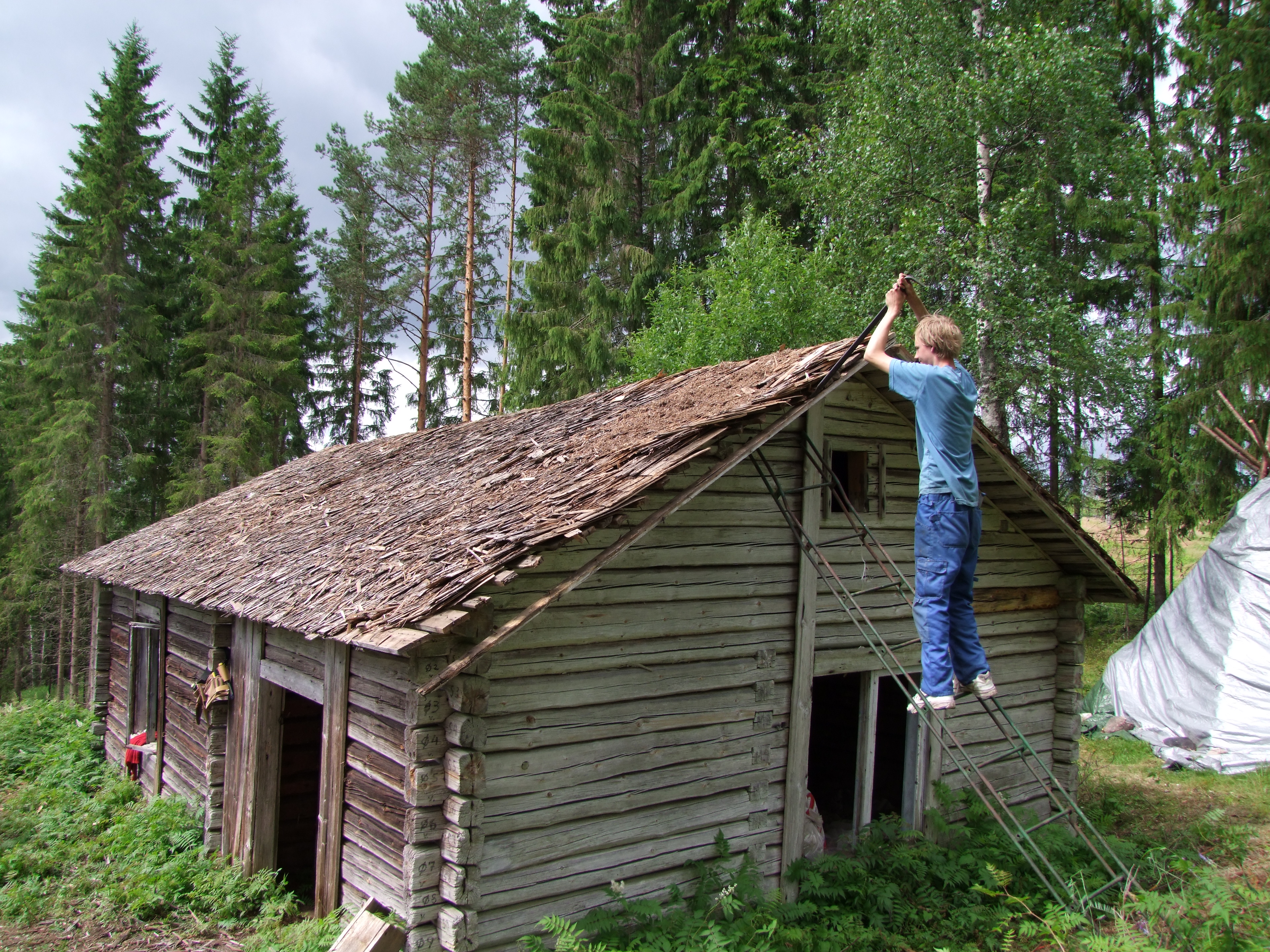 to dismantle the old cabin – Andrea Hejlskov