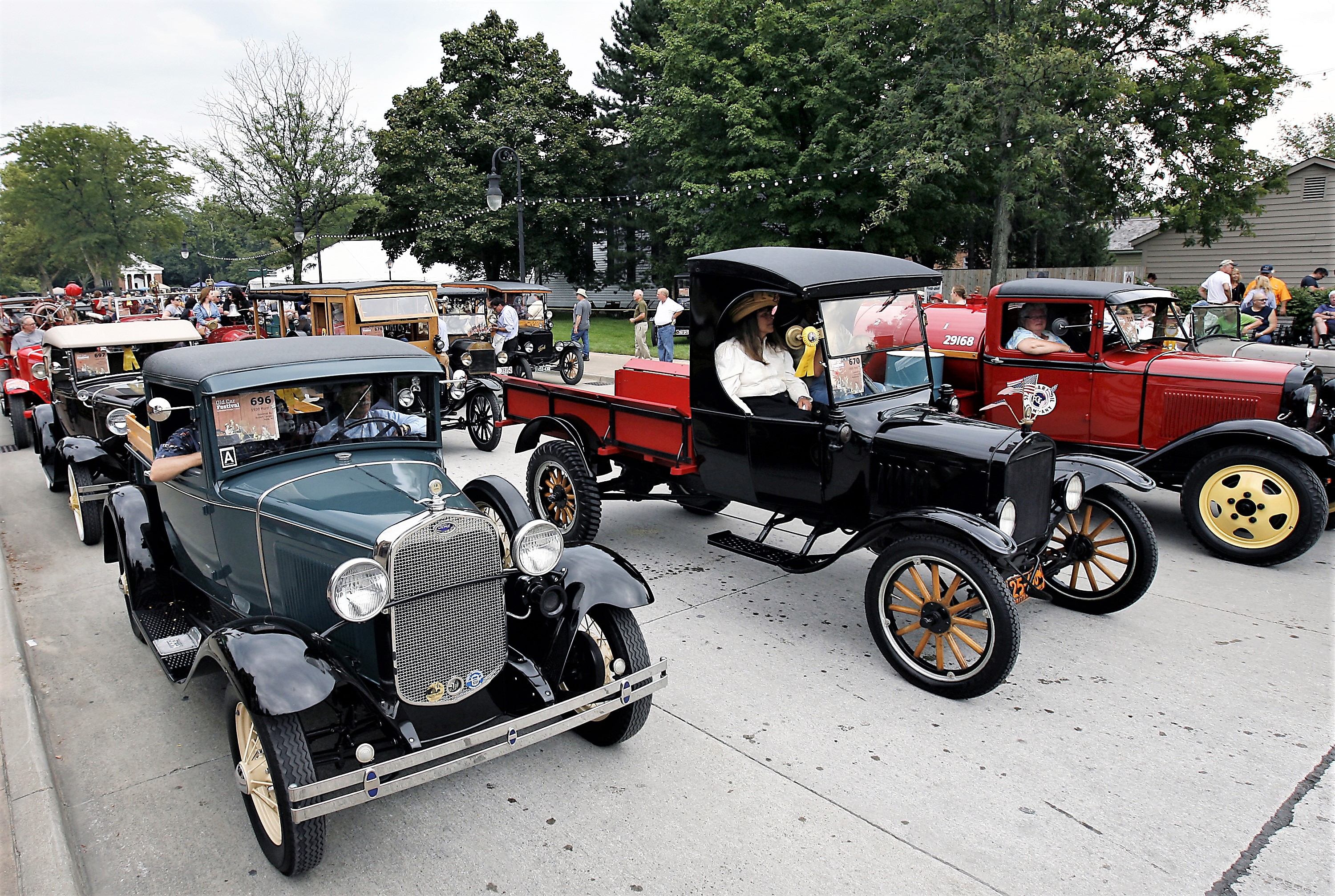 Old Car Festival, splendor in France, and new upcoming events ...