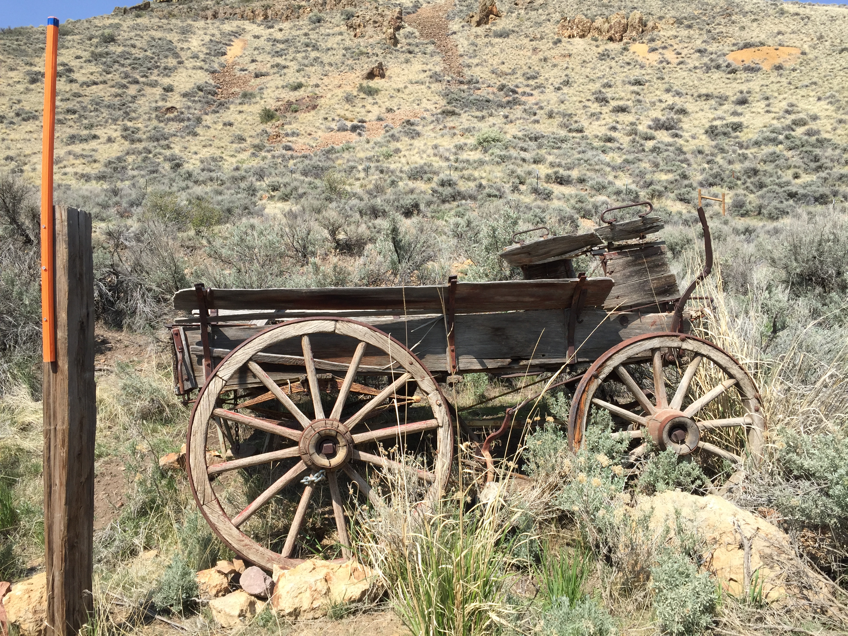 File:2015-04-20 14 34 17 Old cart in Midas, Nevada.jpg - Wikimedia ...