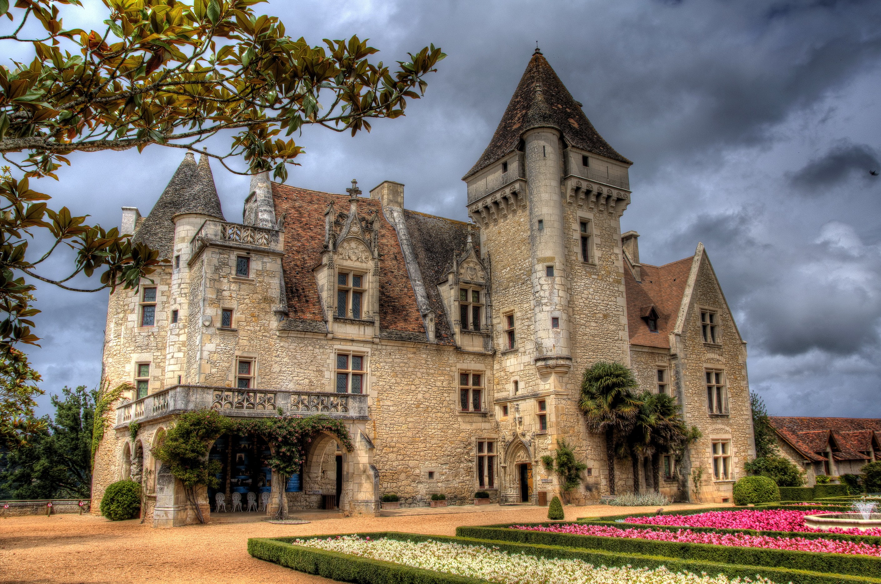 Ancient: France Chateau Des Milandes Dordogne Castles Cities Old ...