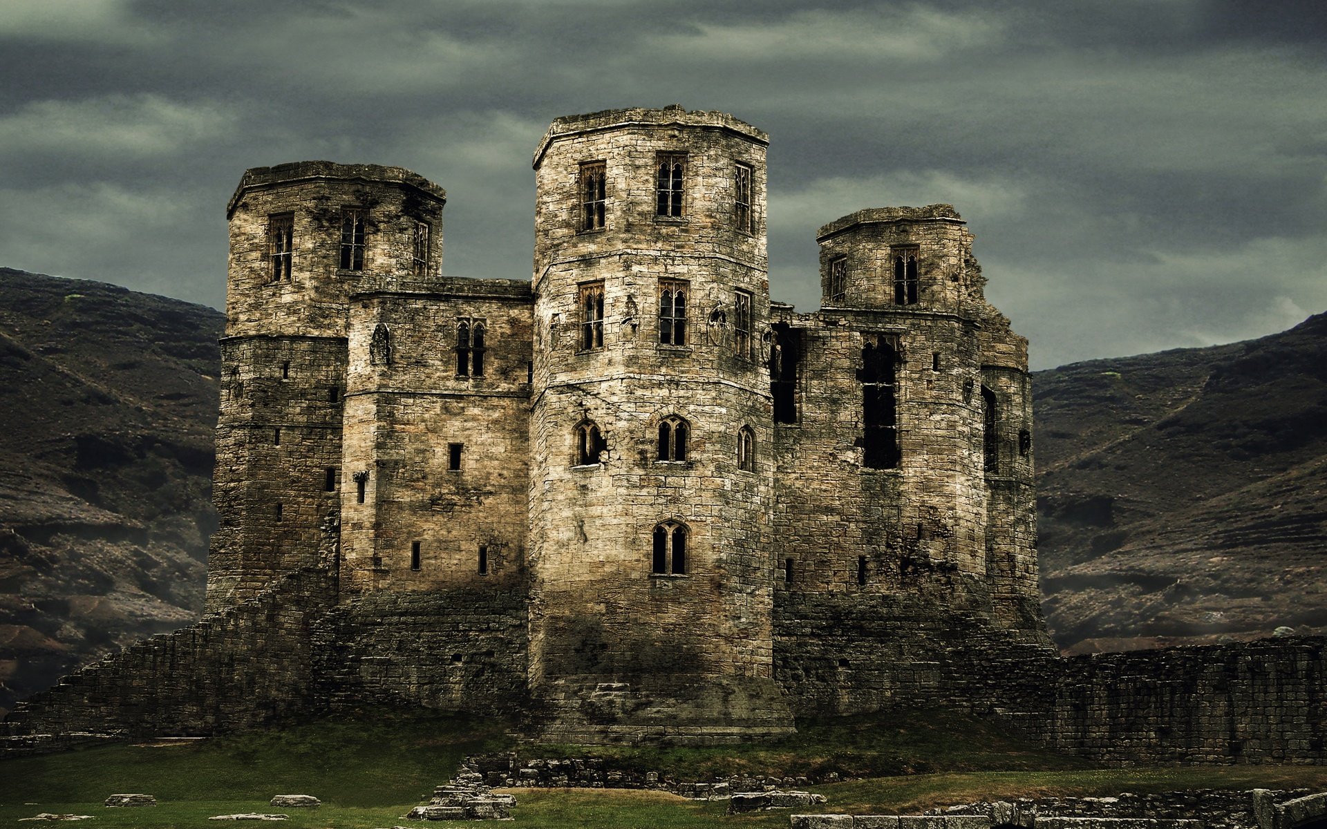 Castle Ruins 391848 - WallDevil