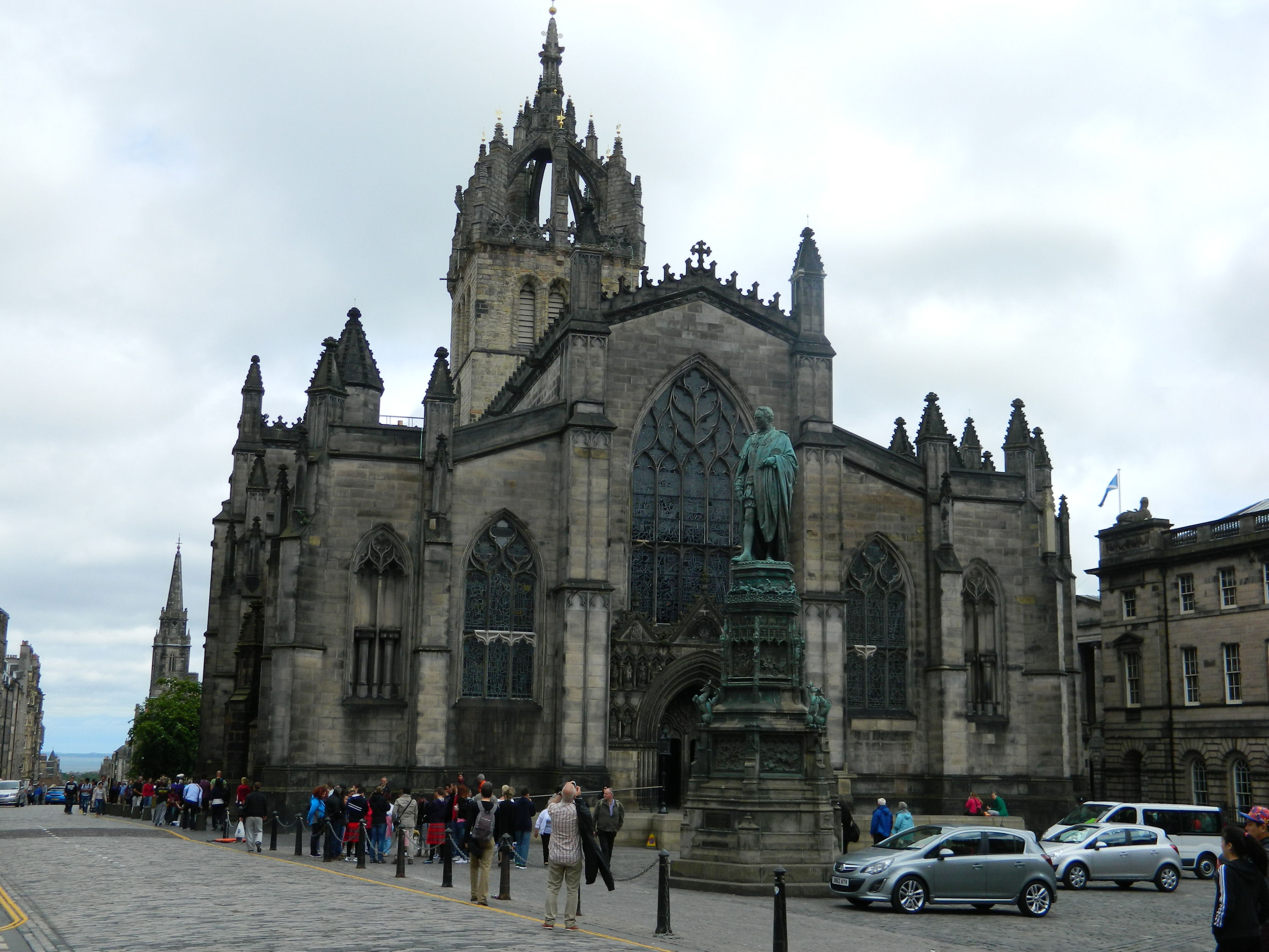 Photo Friday: Edinburgh's Spectacular Old Cathedrals |
