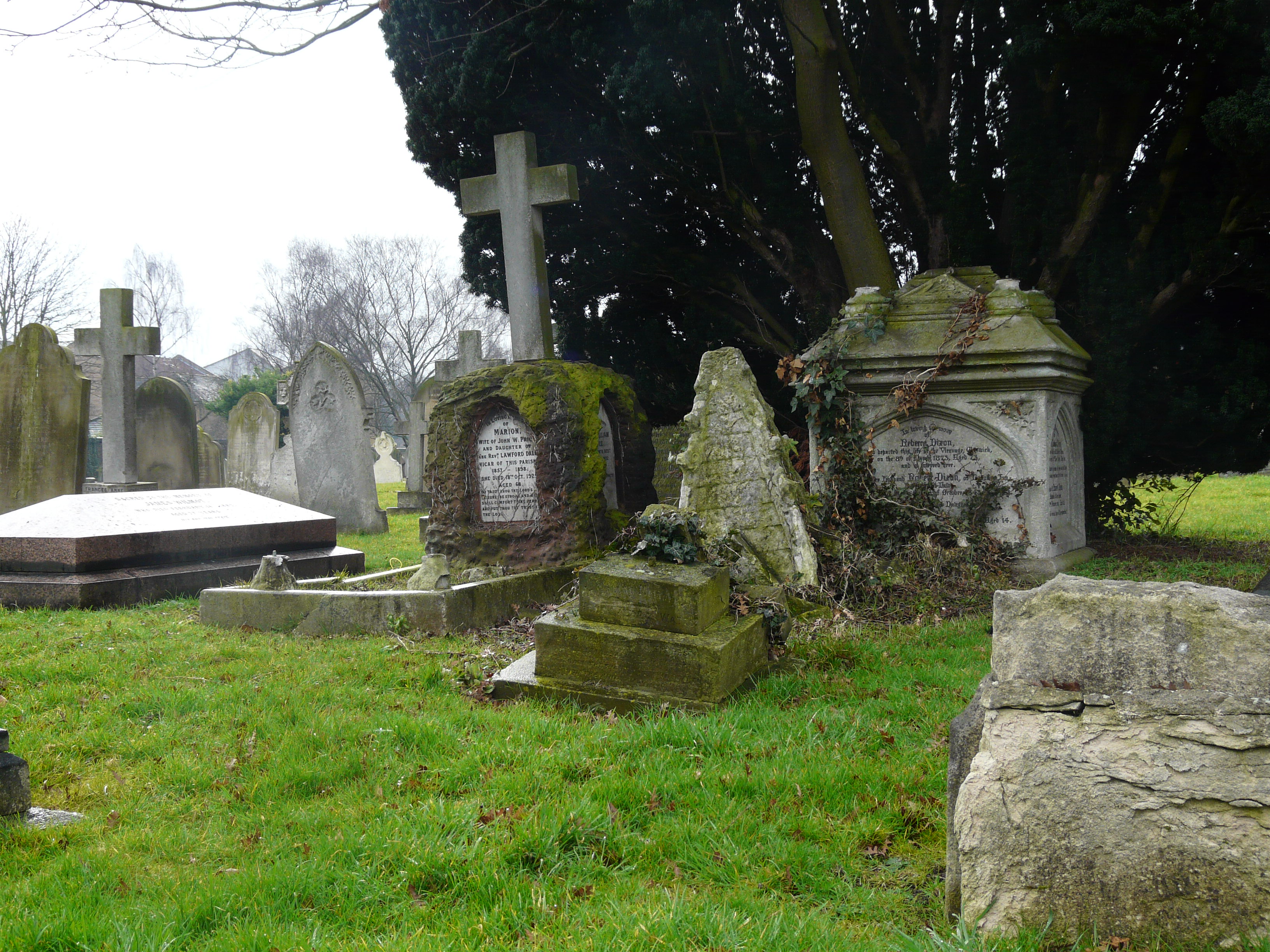 File:Chiswick Old Cemetery.jpg - Wikimedia Commons