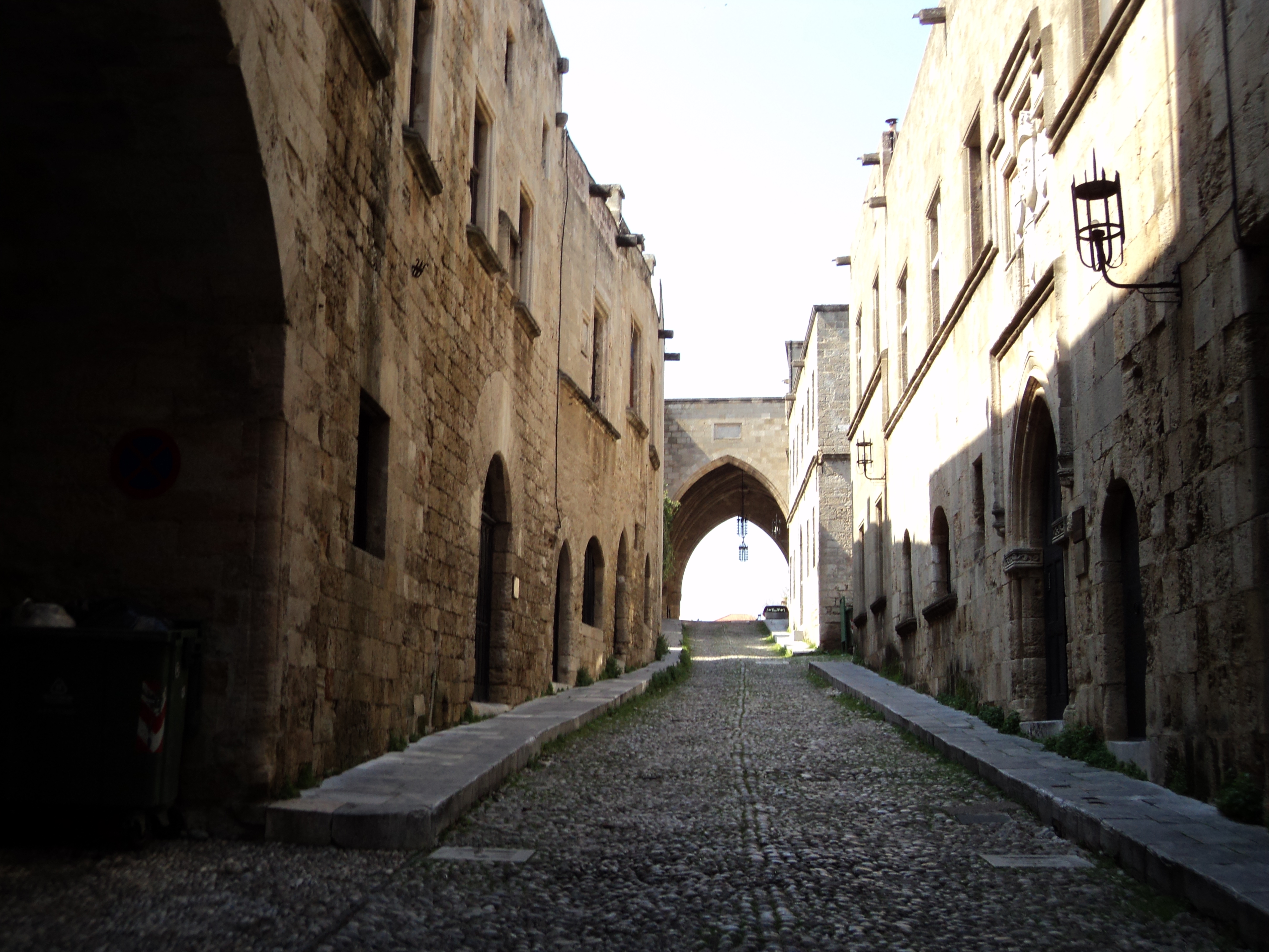 File:Knights street, old city, Rhodes, Greece.jpg - Wikimedia Commons