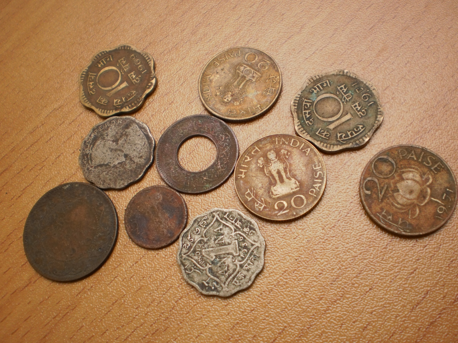 File:A Collection of Old Indian Coins.jpg - Wikimedia Commons