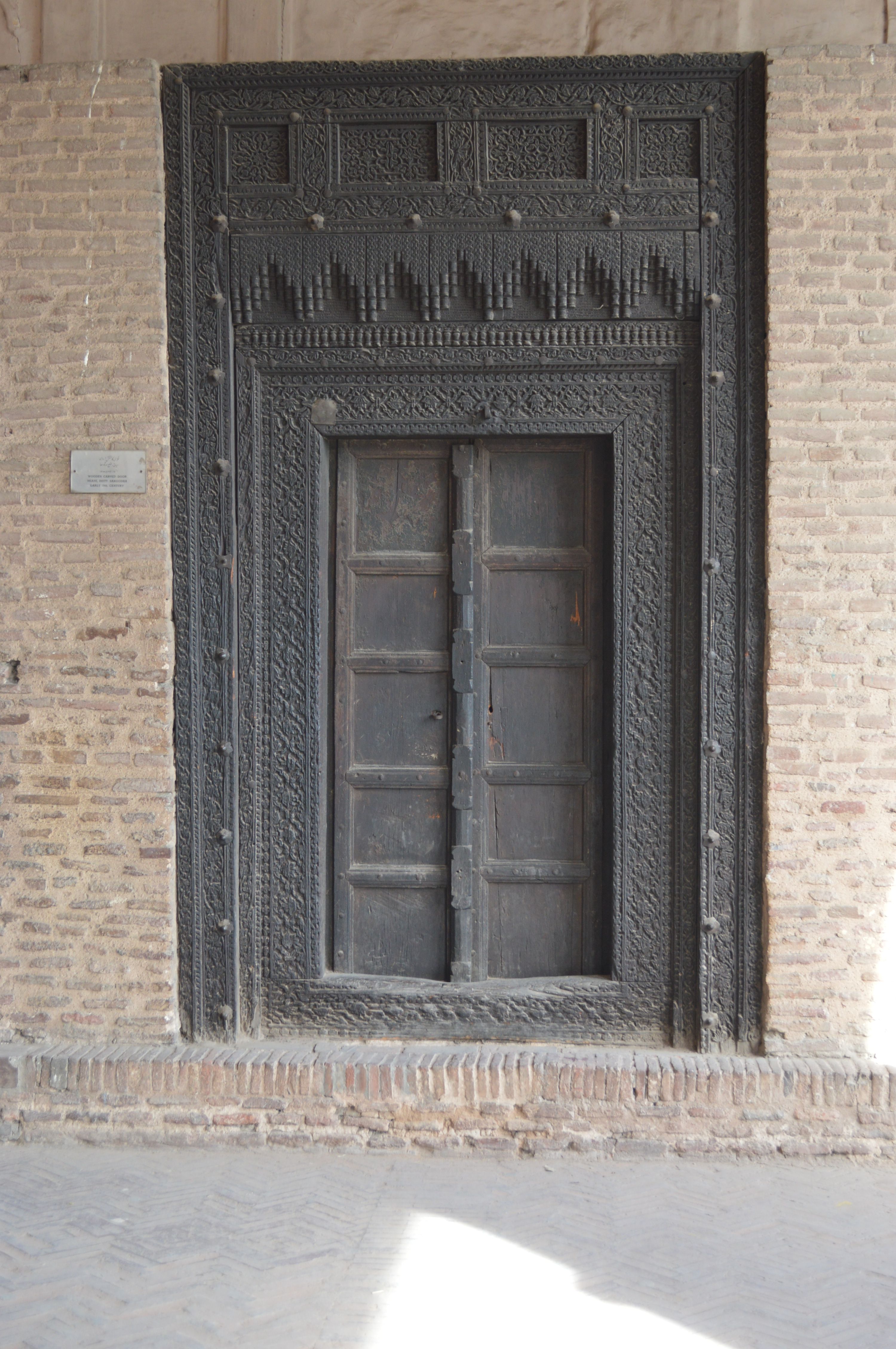 Shahi Qila old door... Lahore | Architecture | Pinterest | Doors and ...