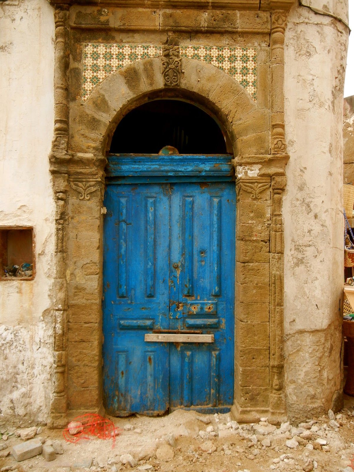 About New York: A Town of Blue Doors/Essouira/Maroc | arkansas ...