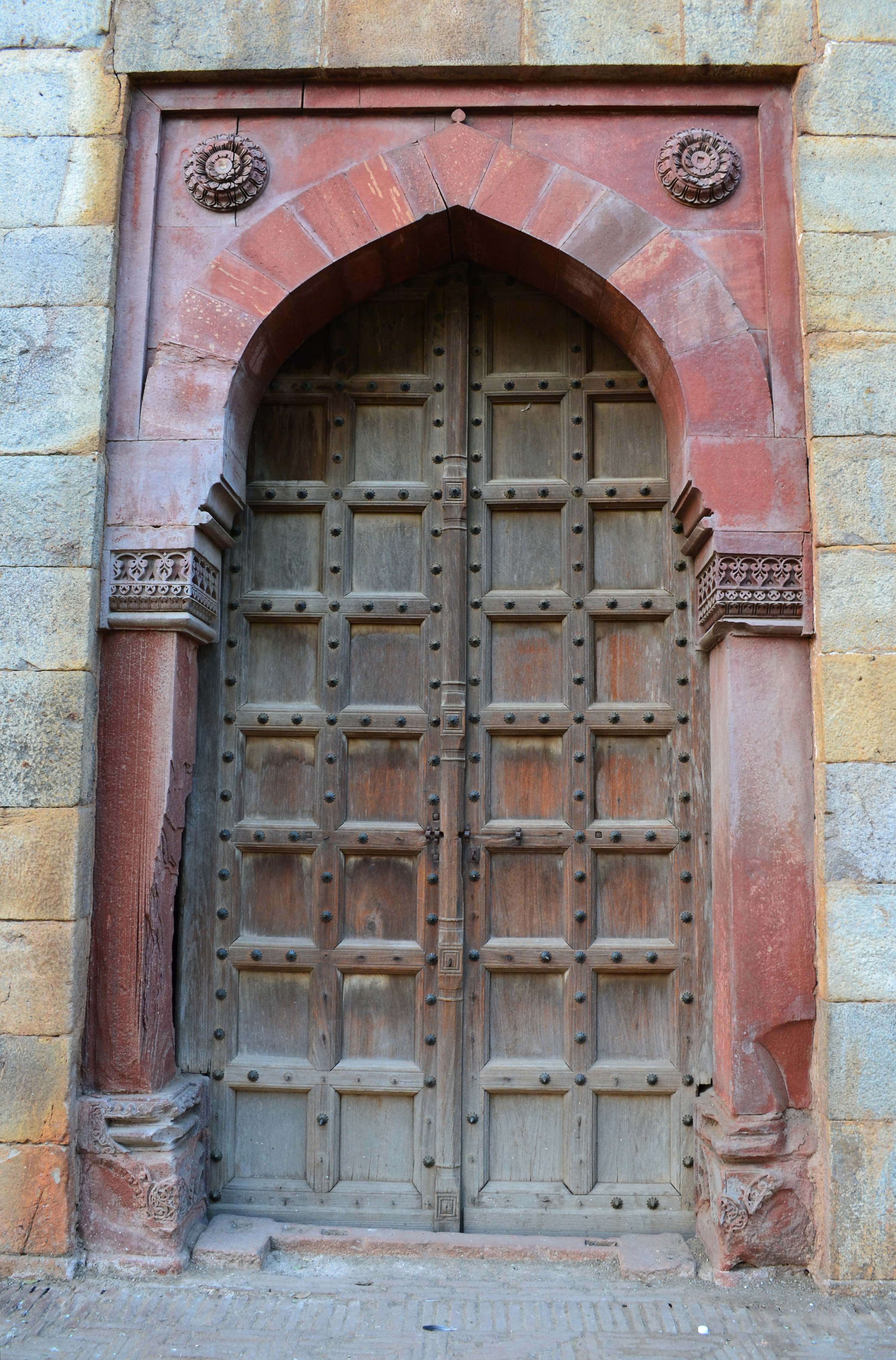 File:One of the old doors inside Purana Qila.JPG - Wikimedia Commons