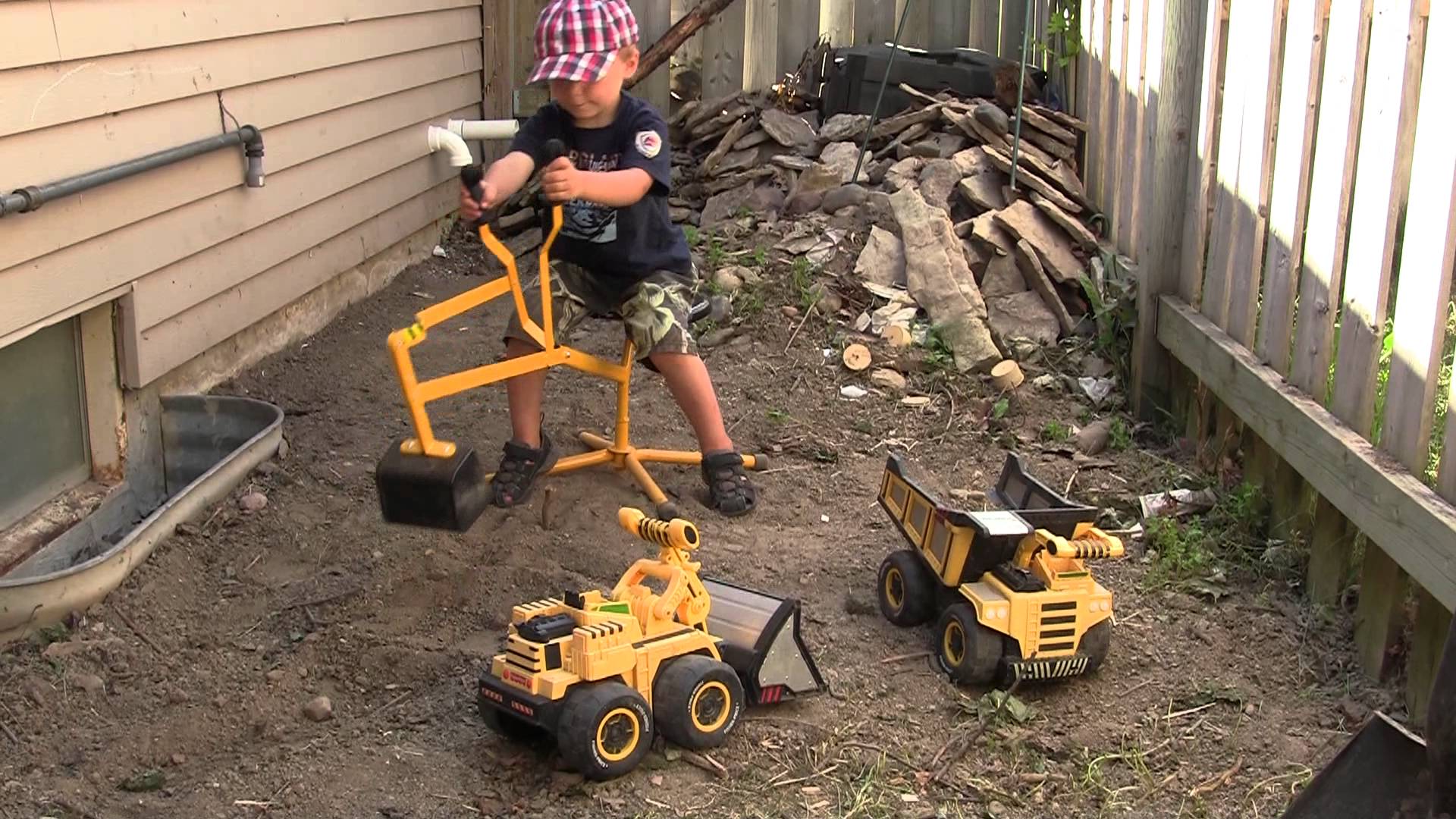 Outdoor Excavator Kids Toy - YouTube