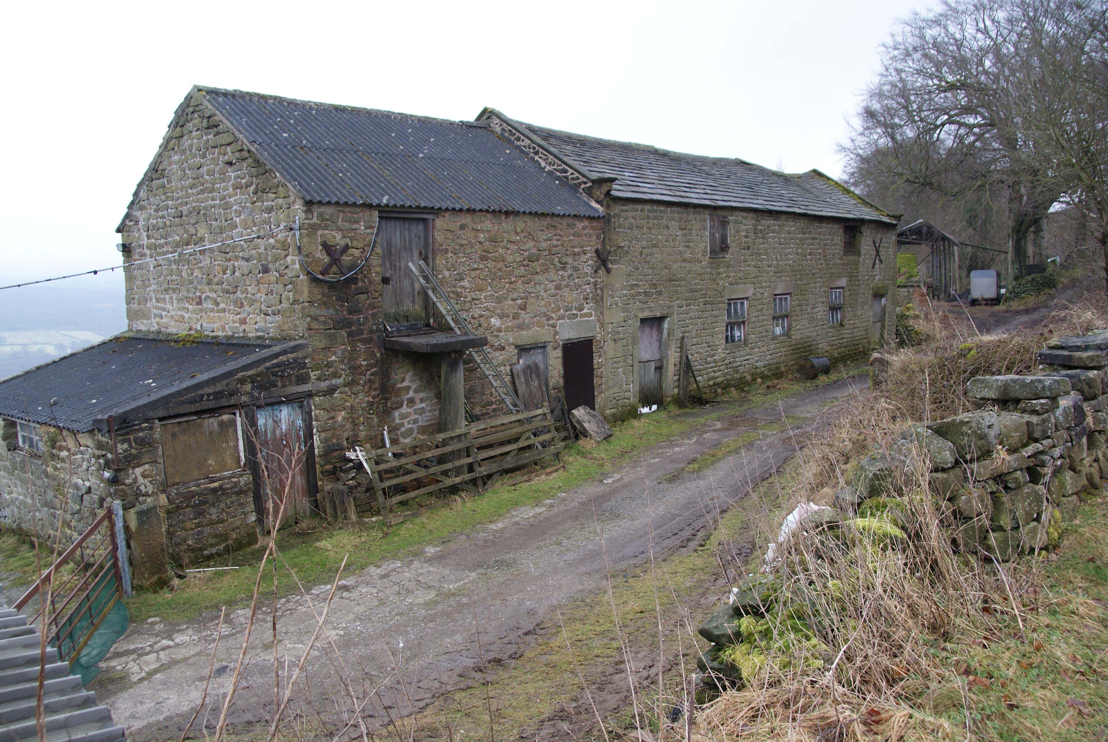 File:Old farm buildings - geograph.org.uk - 1729525.jpg - Wikimedia ...