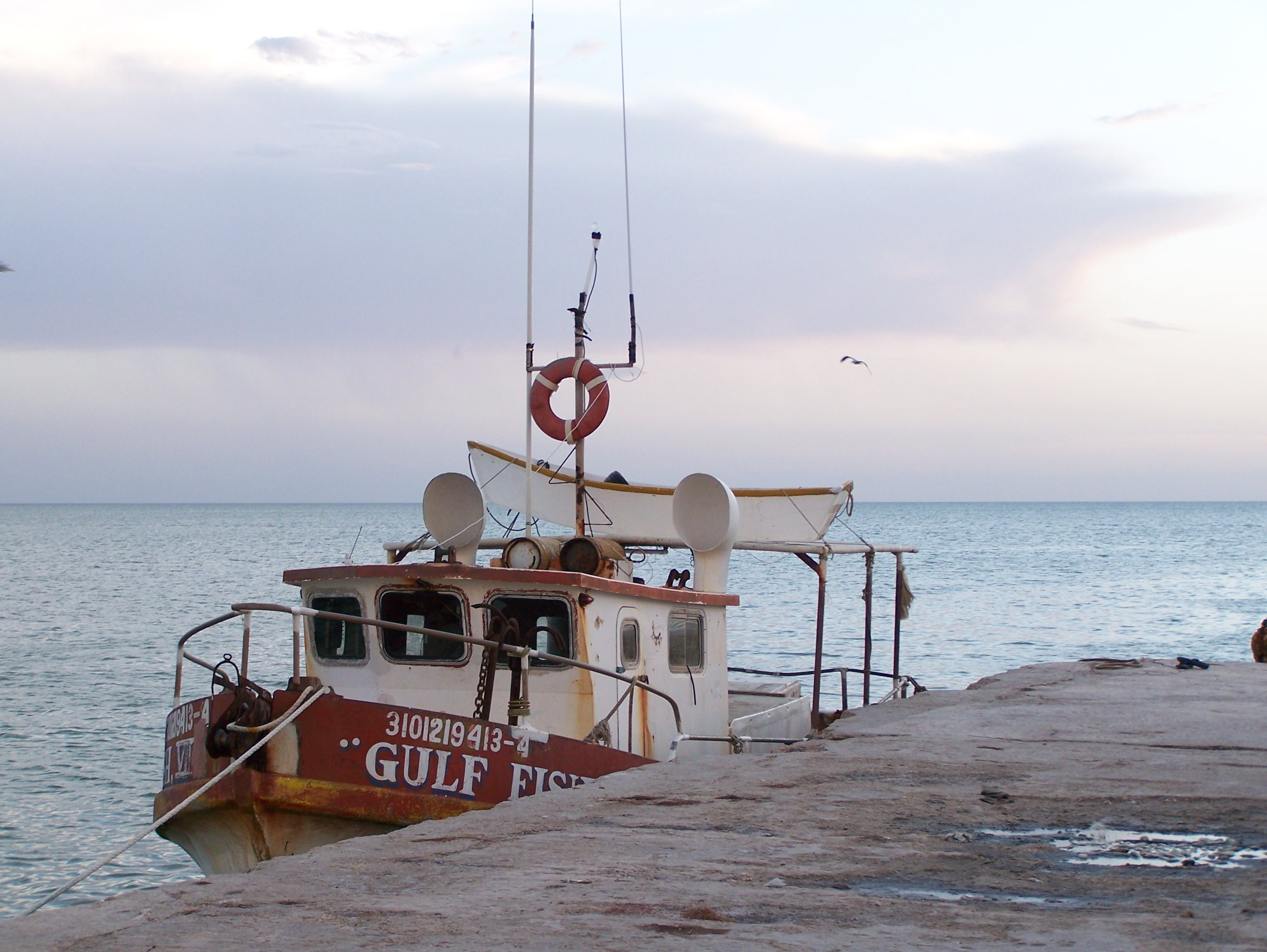 File:Old fishing boat.JPG - Wikimedia Commons