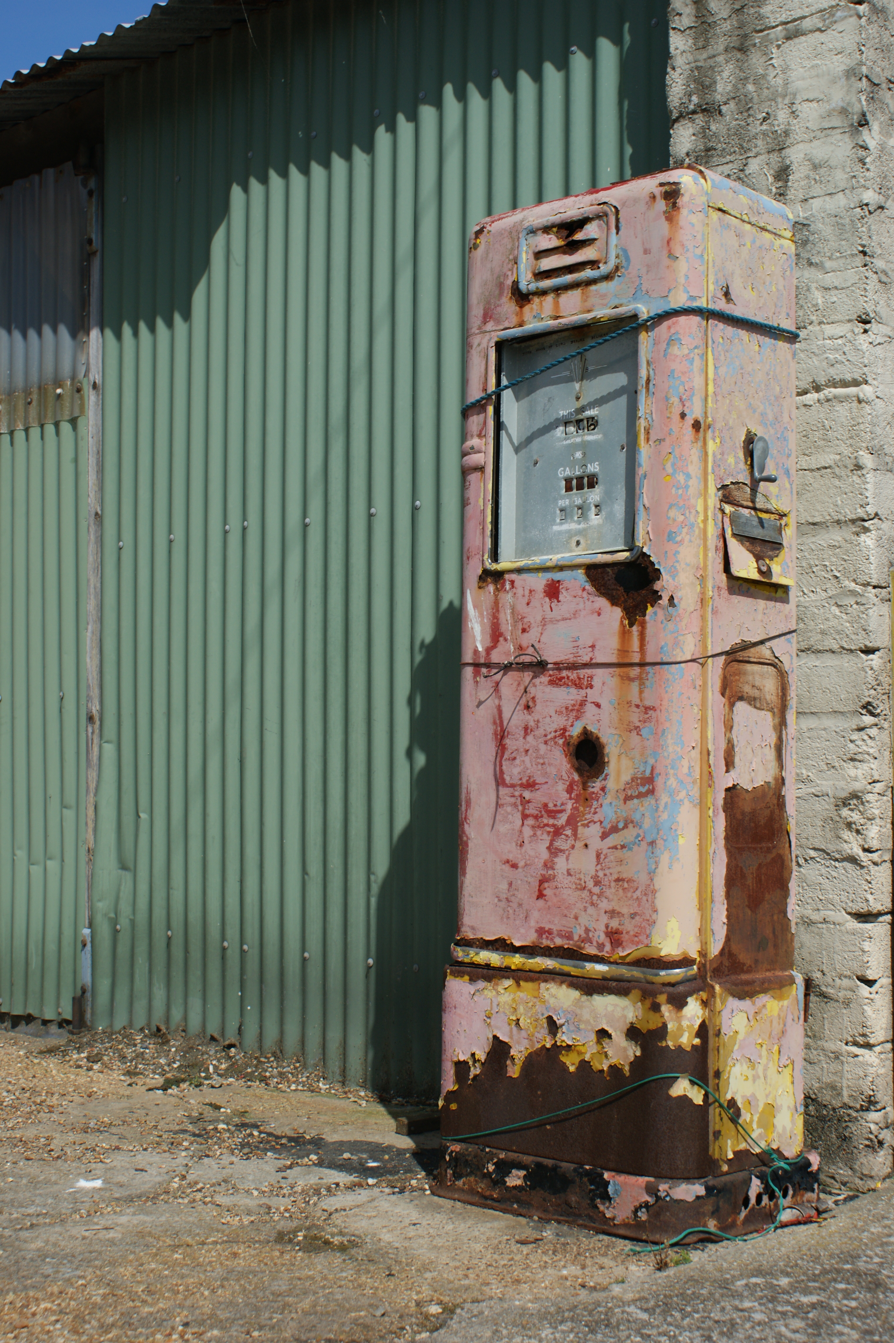 File:Bembridge Harbour old fuel pump.JPG - Wikimedia Commons