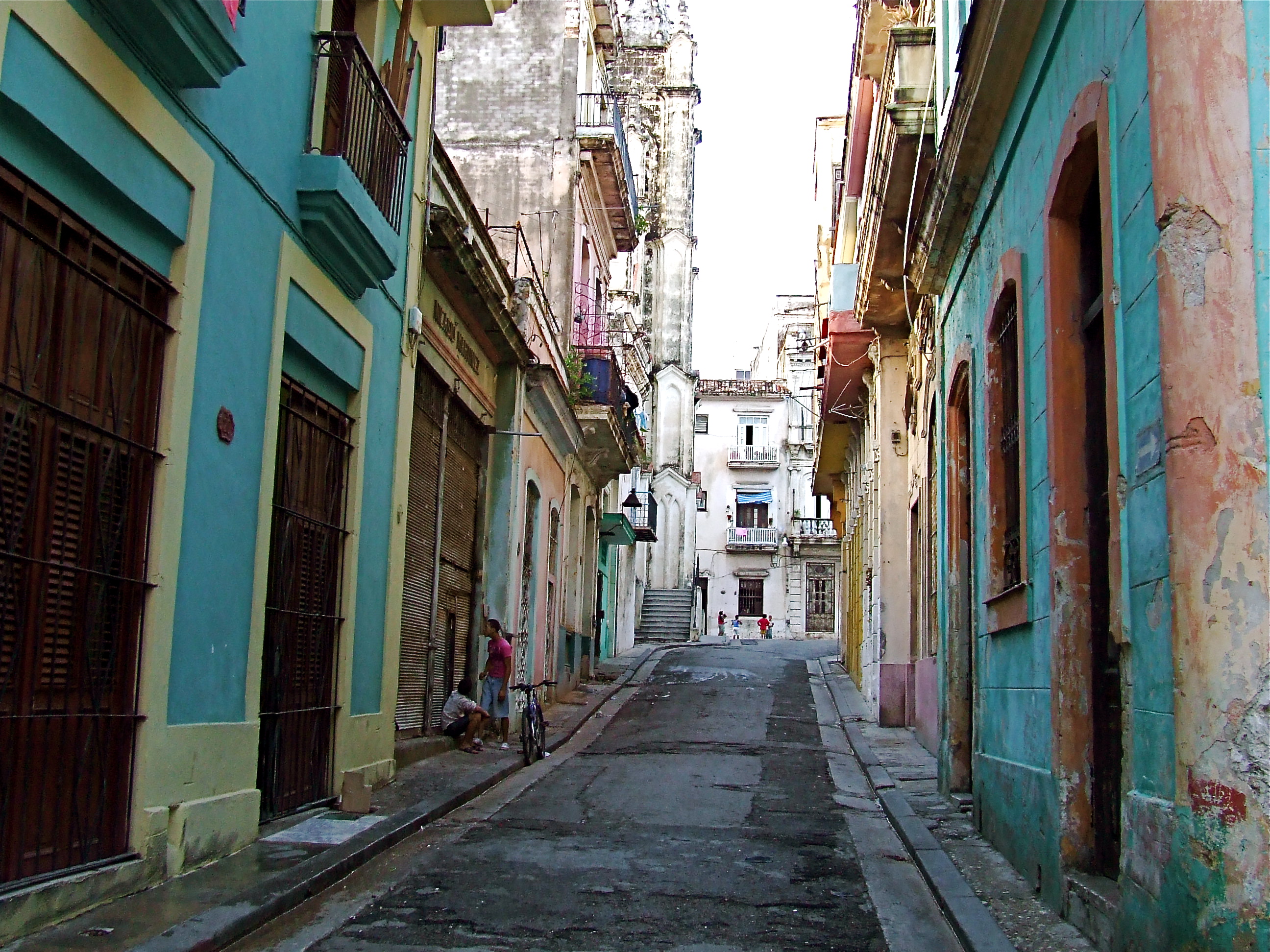 File:Old Havana back street.JPG - Wikimedia Commons