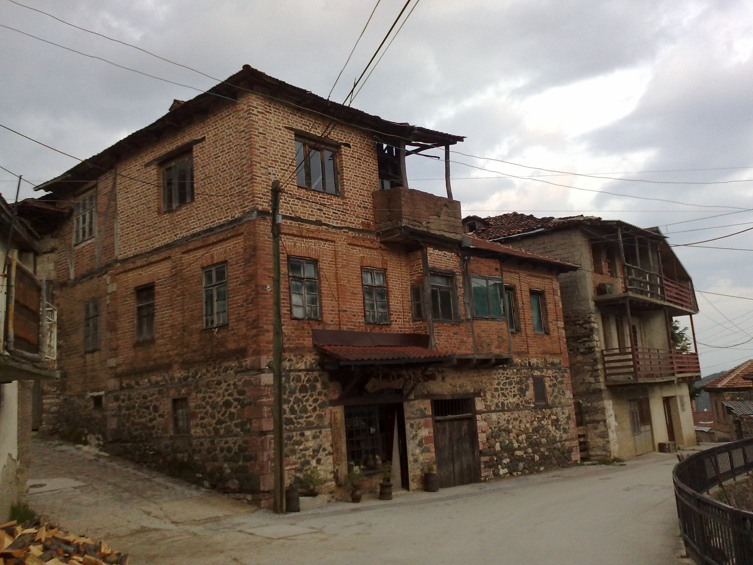 File:Old house in Vevcani village in Macedonia.jpg - Wikimedia Commons