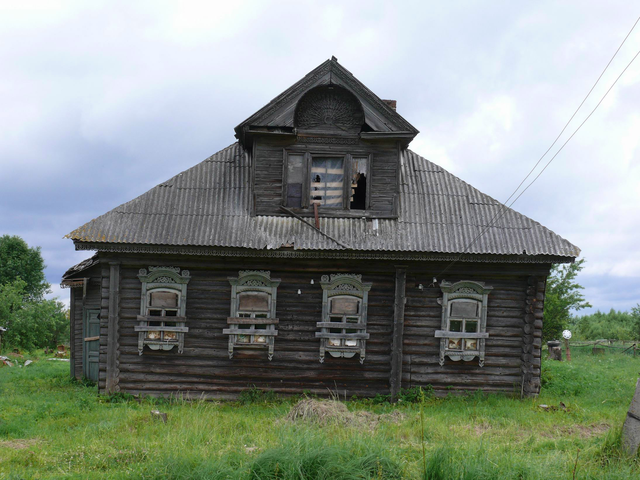 File:Old House in Harapugino.jpg - Wikimedia Commons