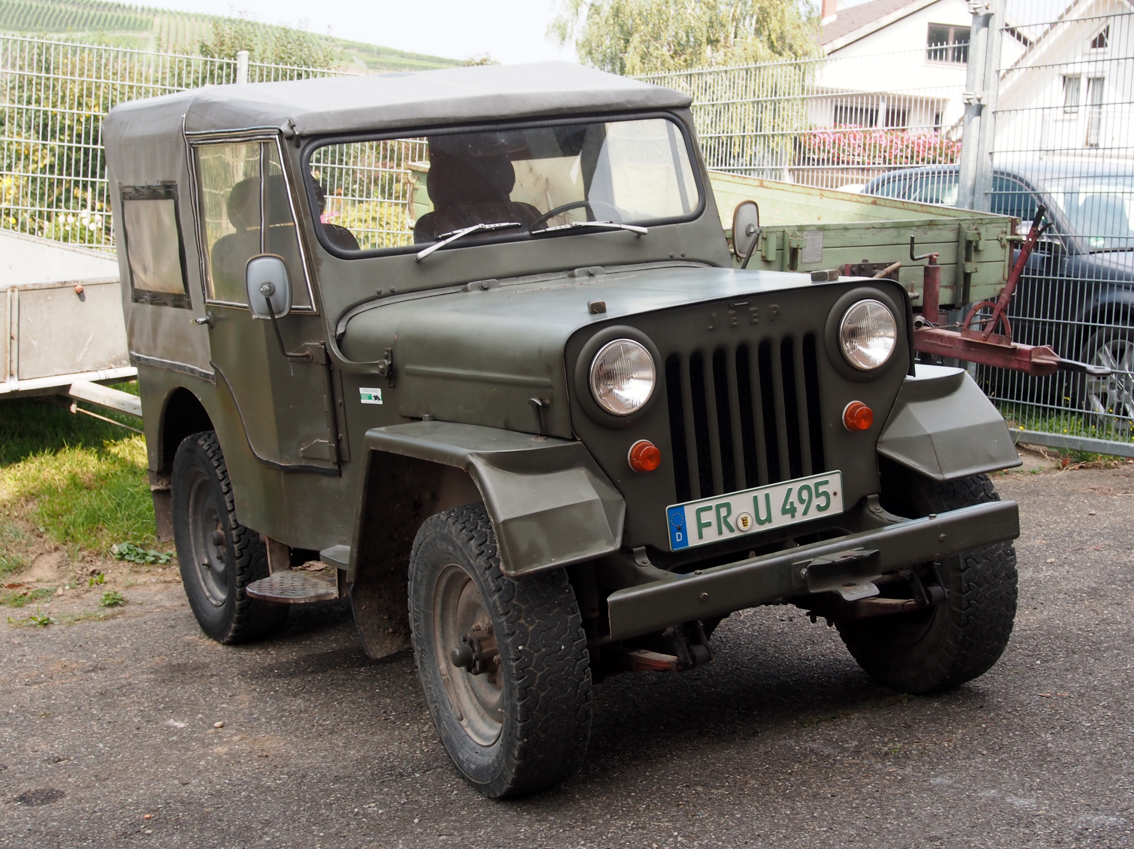 File:Old Jeep in France, pic2.JPG - Wikimedia Commons