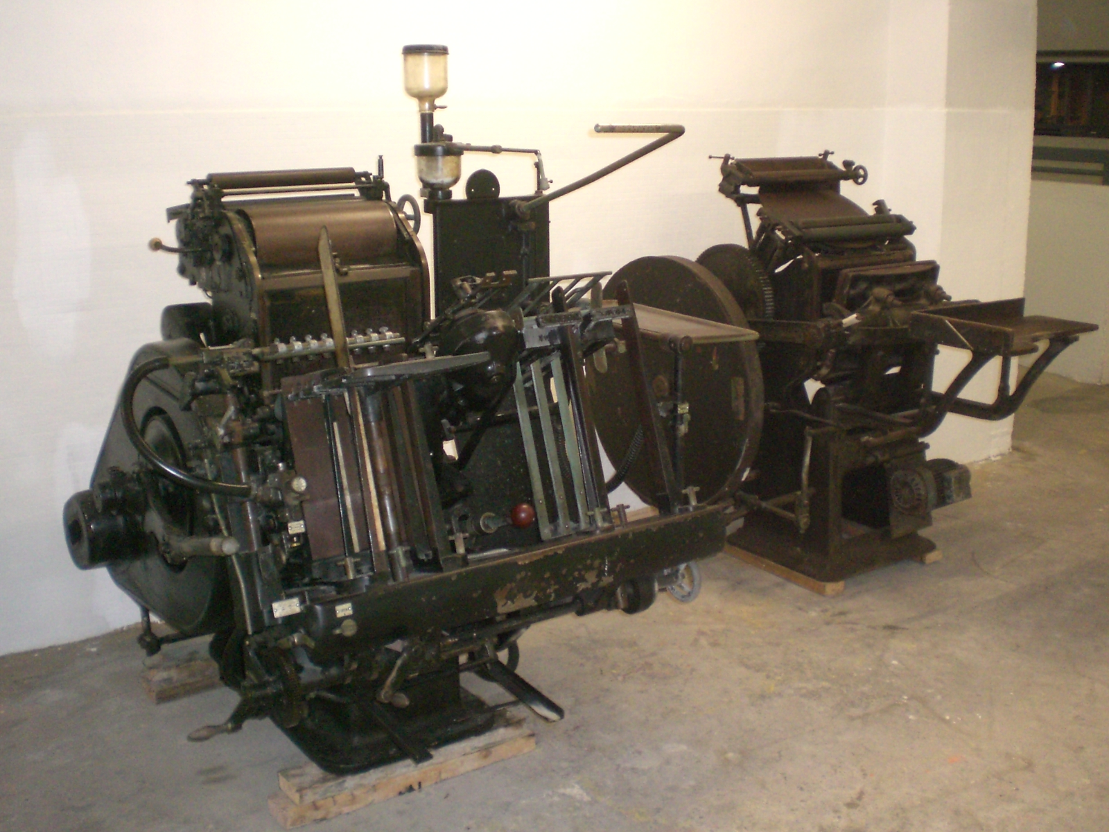 File:HK Jockey Club Creative Arts Centre JCCAC Old Machine Printers ...