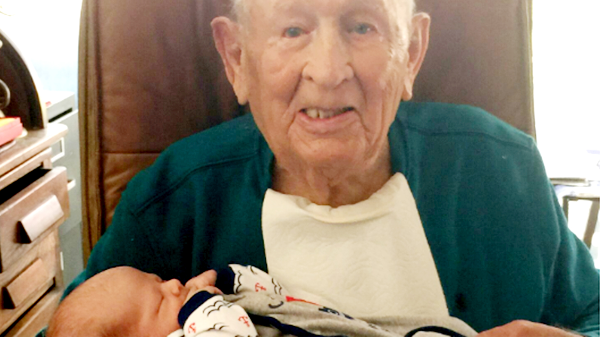 105-year-old man meets great-grandson: 'He's so in love' - TODAY.com