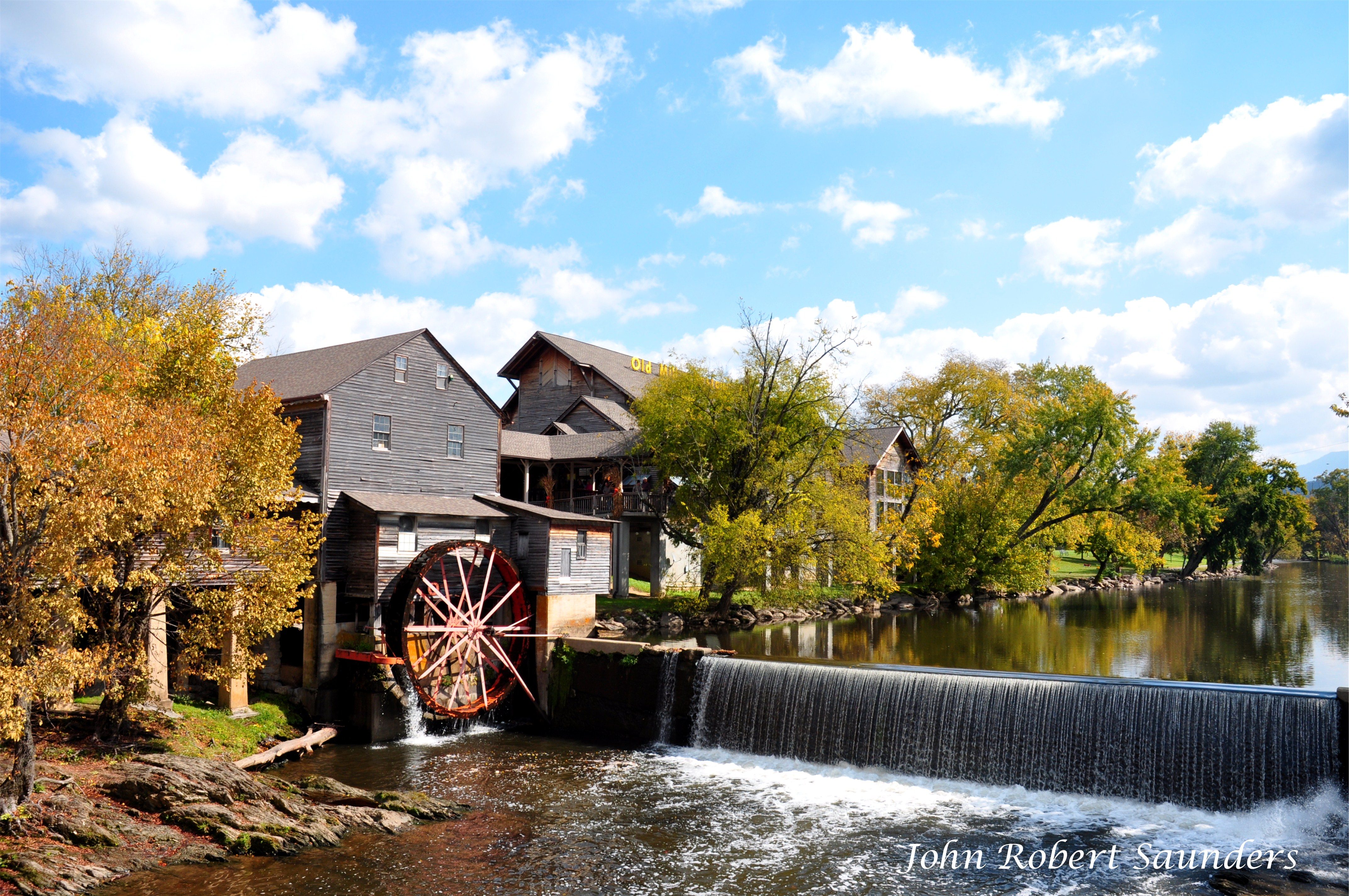 Old Mill Restaurant - All Season Suites - Hotel in Pigeon Forge